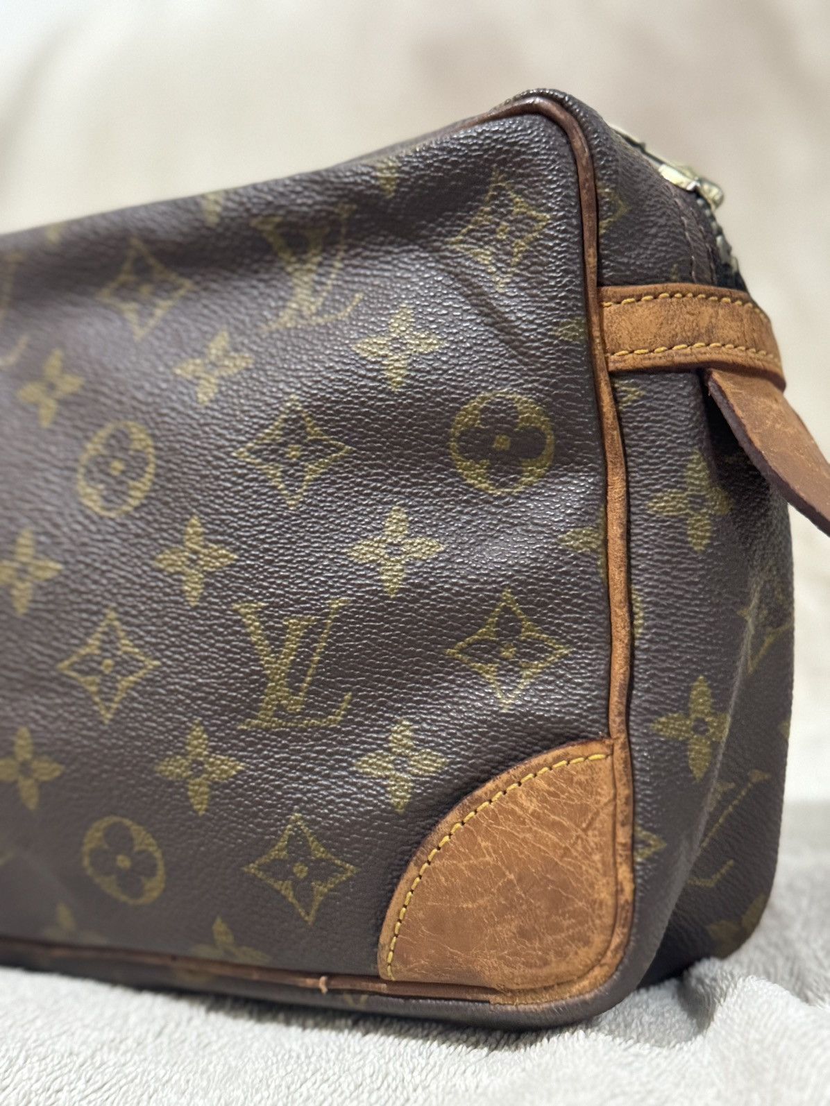 Vintage Louis Vuitton Vintage 1984 Monogram Compiegne Clutch Bag Size ONE SIZE - 7 Thumbnail