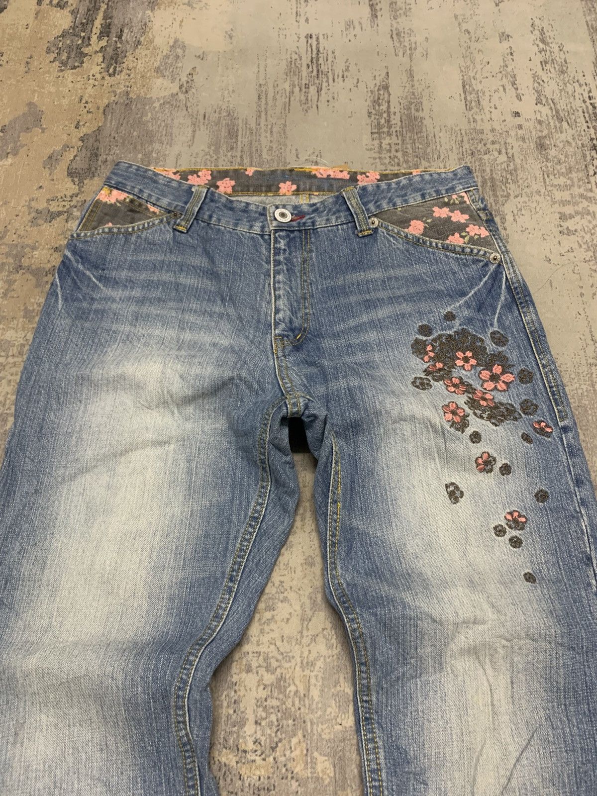 Japanese Brand Rare Namitatsu Japanese Embroidered Sakura Sukajan Denim Size US 33 - 2 Thumbnail