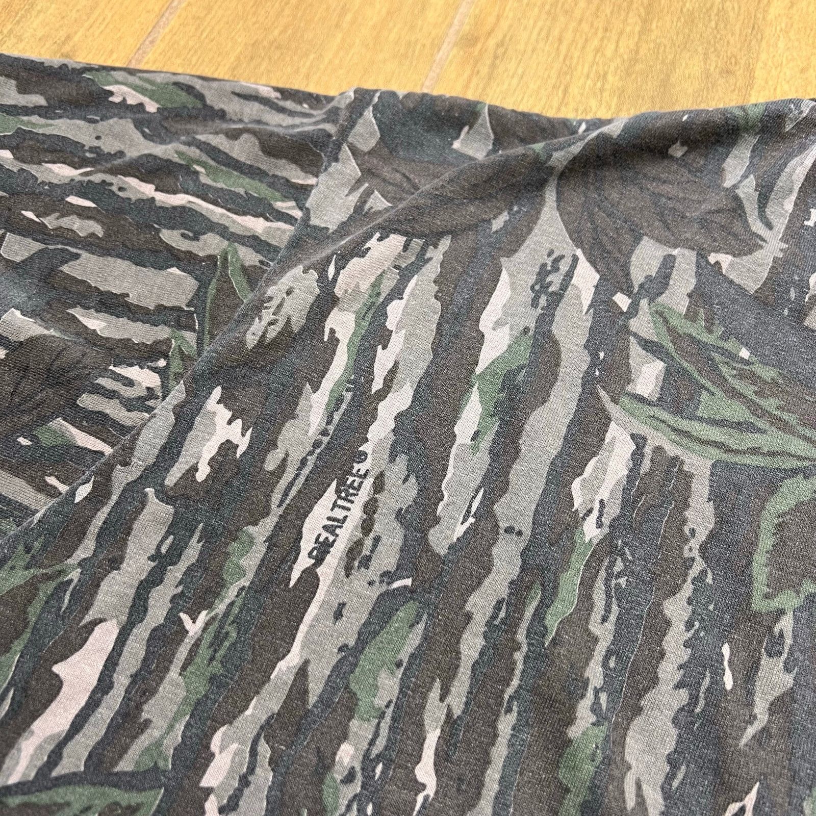 Vintage Vintage 1980s or 1990s Realtree bark and leaf camouflage XL Size US XL / EU 56 / 4 - 8 Thumbnail