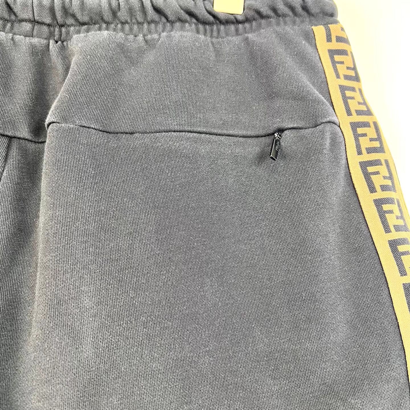 Fendi Fendi Black Side Logo Tape Track Shorts K12 Size US 34 / EU 50 - 4 Thumbnail