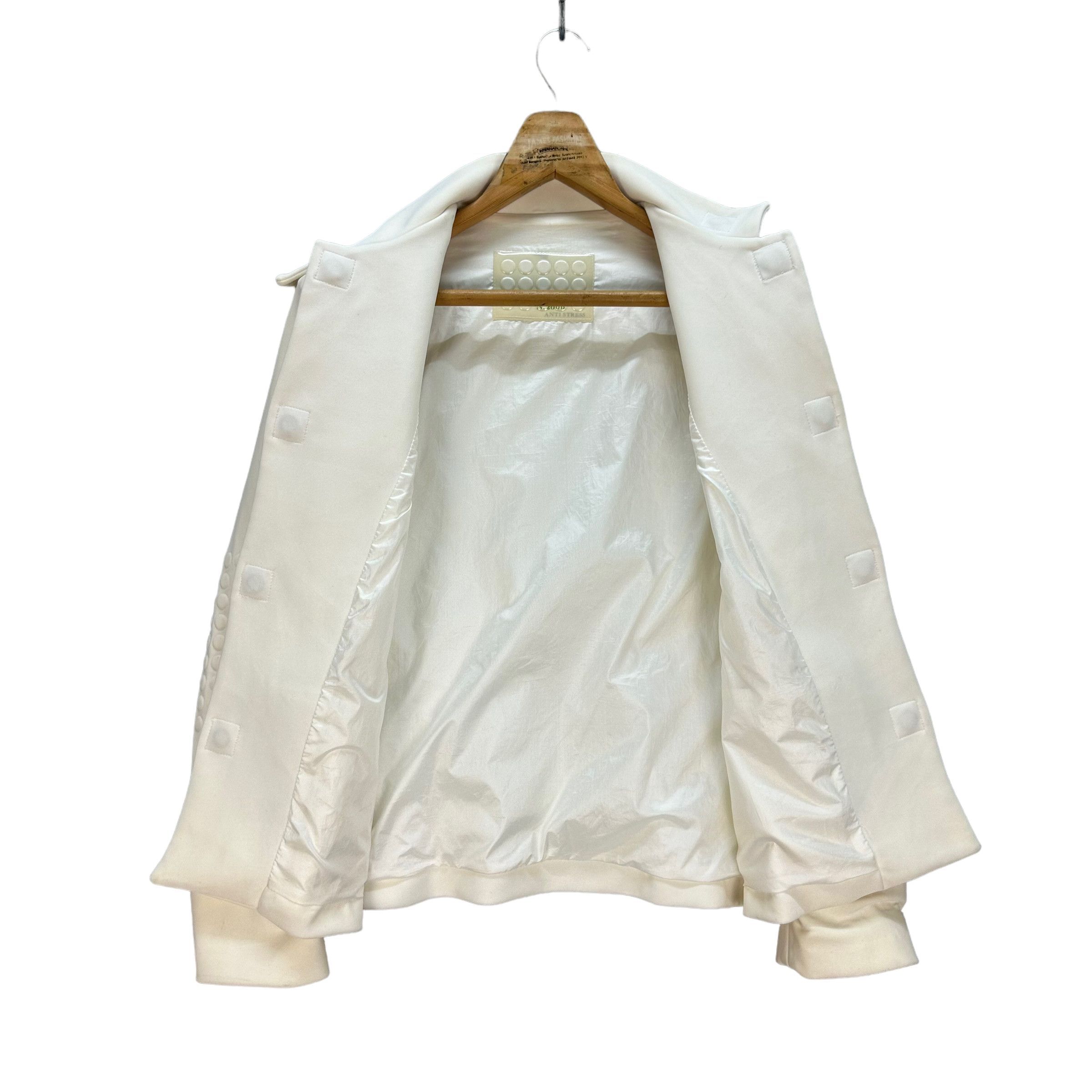 Fendi FENDI JEANS ANTI STRESS MAGNET BUTTON WHITE JACKET #8182-209 Size US S / EU 44-46 / 1 - 10 Thumbnail