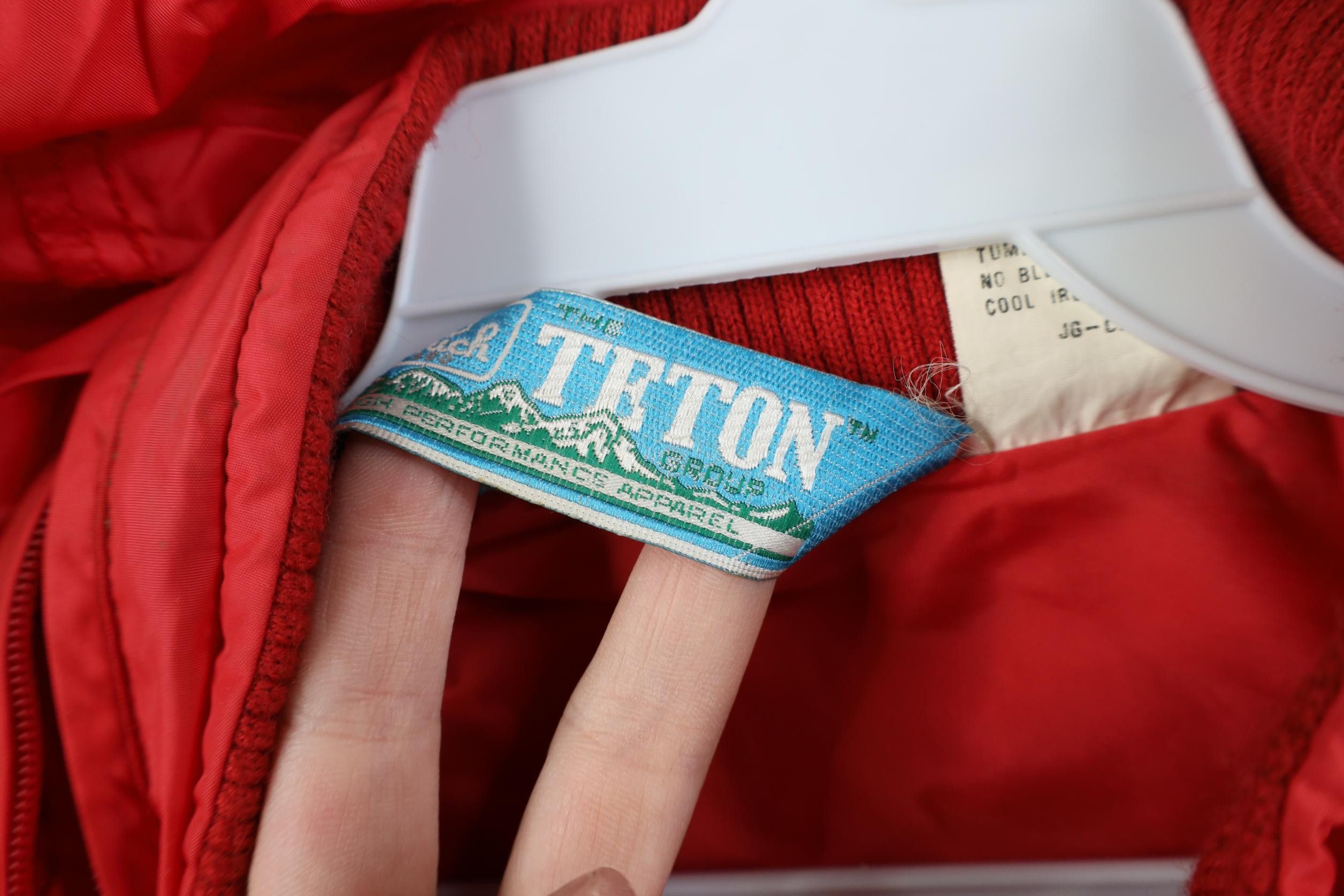 Woolrich Woolen Mills Vintage 90s Woolrich Hooded Full Zip Windbreaker Jacket Red Size US L / EU 52-54 / 3 - 10 Thumbnail