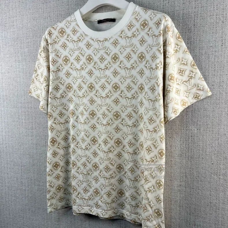 Louis Vuitton Louis Vuitton FW23 Full Logo Round Neck Short Sleeve Size US XL / EU 56 / 4 - 2 Thumbnail