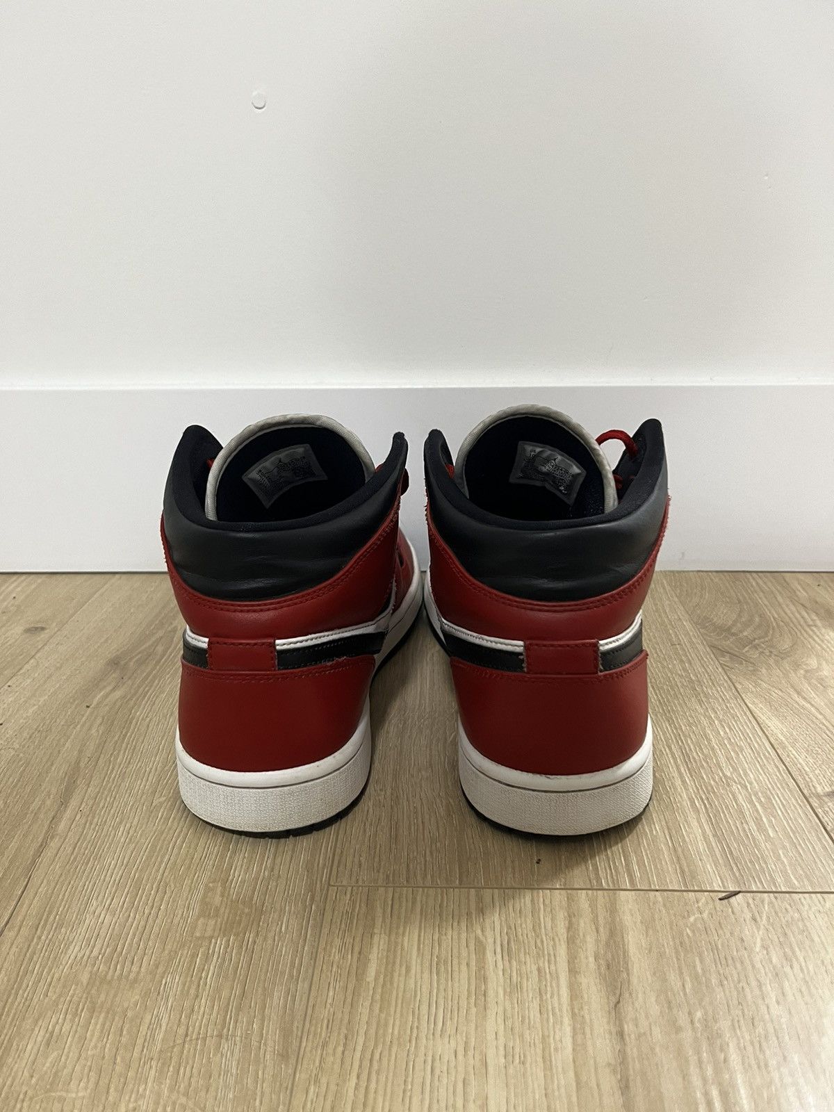 Jordan Brand × Nike CHICAGO BLACK TOE MID Size US 10 / EU 43 - 3 Thumbnail