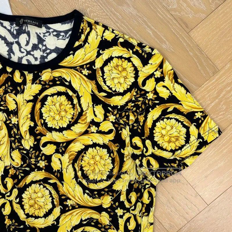 Versace Versace Gold Print Cotton Short Sleeve T-Shirt . Size US XL / EU 56 / 4 - 5 Thumbnail