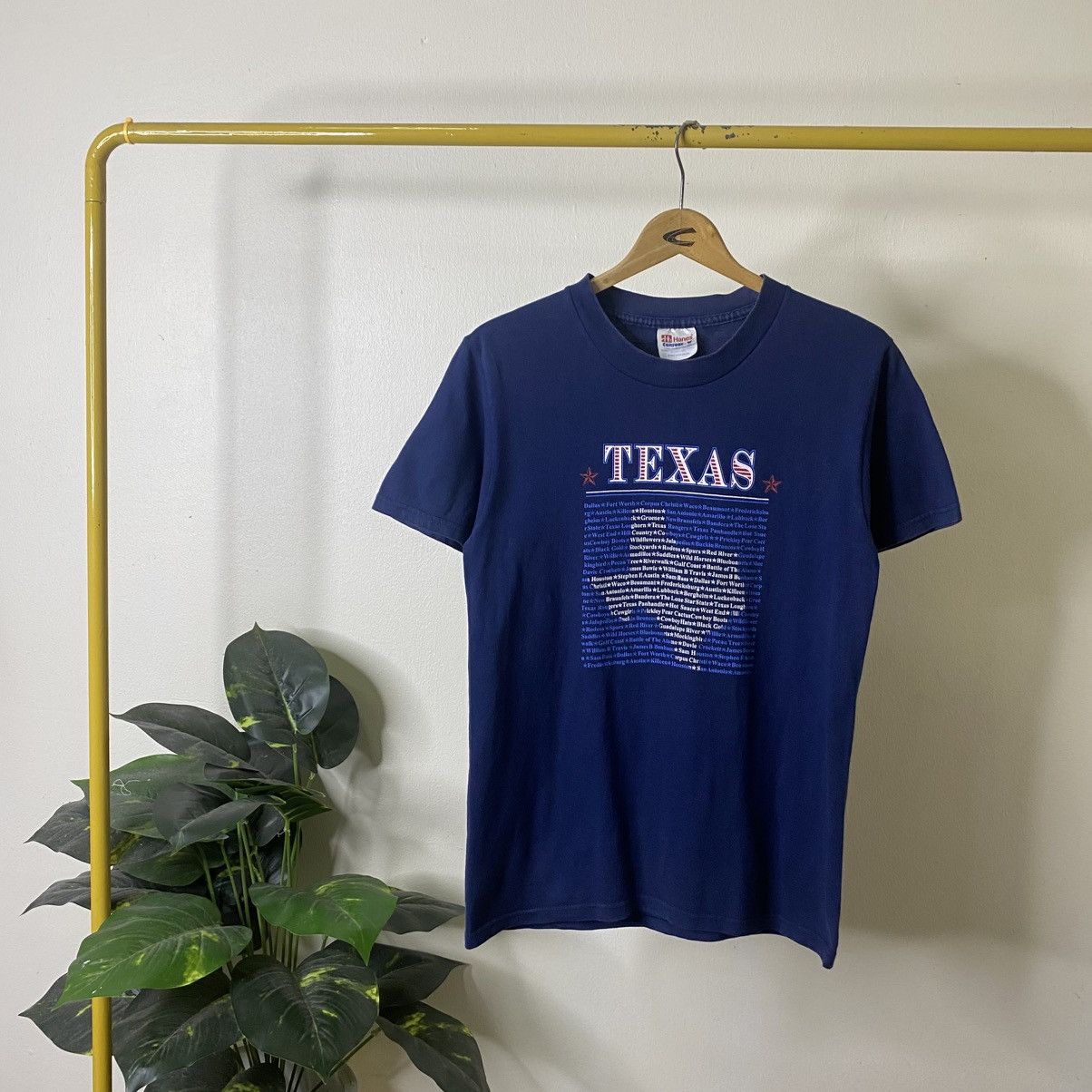 Vintage 1990s Texas Cities Streetwear T Shirt Size US S / EU 44-46 / 1 - 1 Thumbnail