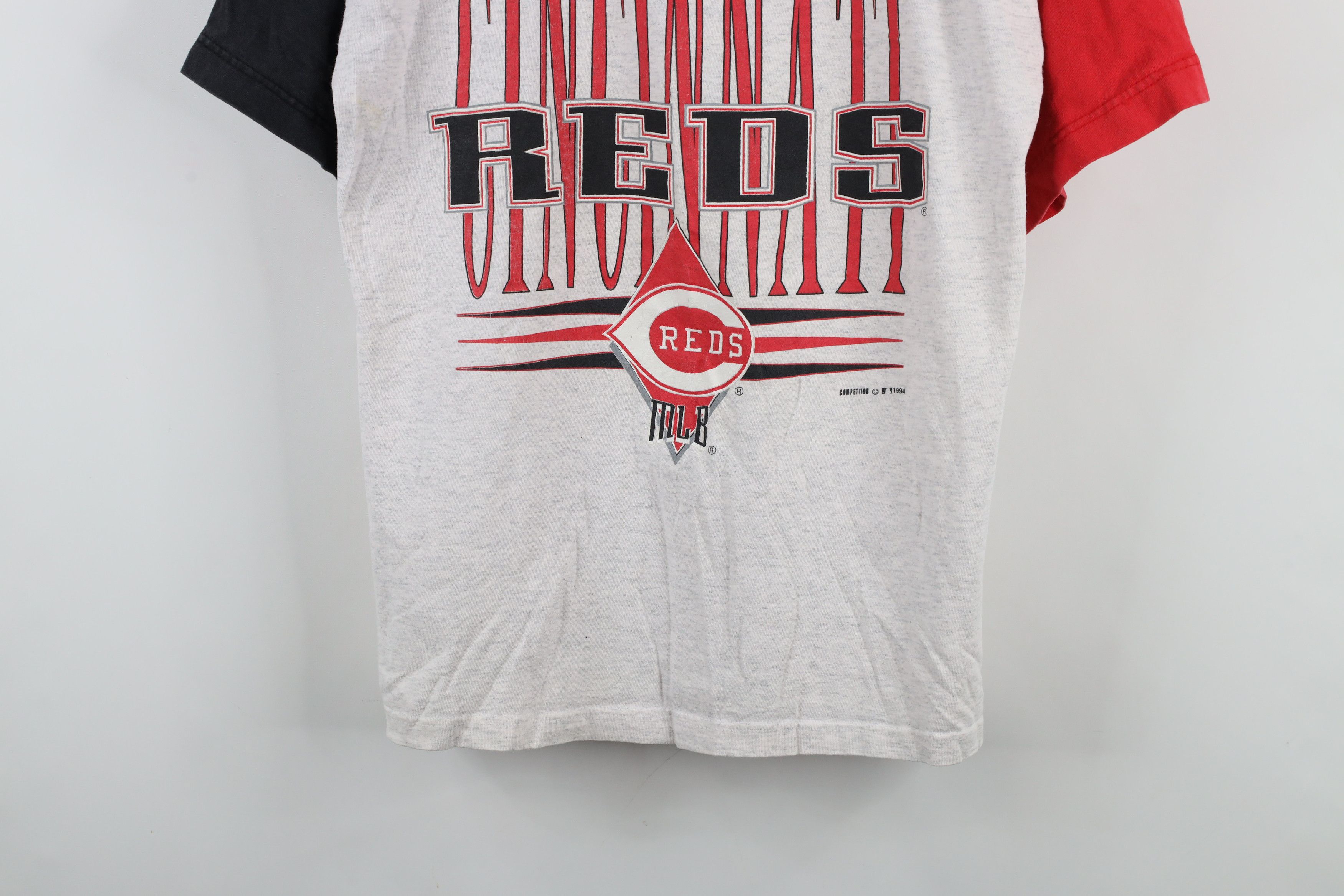 Vintage Vintage 90s Reds Baseball Short Sleeve Hooded T-Shirt USA Size US M / EU 48-50 / 2 - 3 Thumbnail
