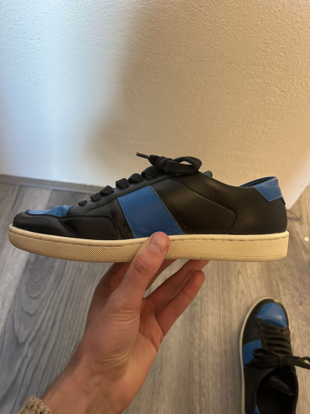 Saint Laurent Paris Saint Laurent Low-Top Court Sneaker - Size 39 Size US 6 / EU 39 - 10 Thumbnail