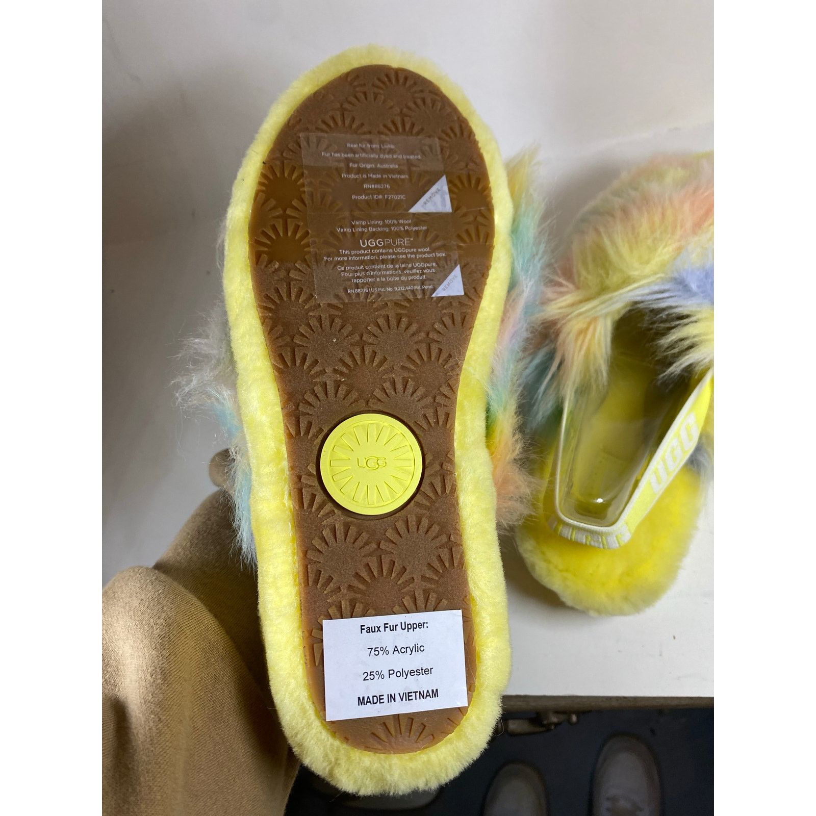 Ugg UGG Fluff Yeah Slides Yellow 9W NEW Size US 9 / IT 39 - 4 Thumbnail