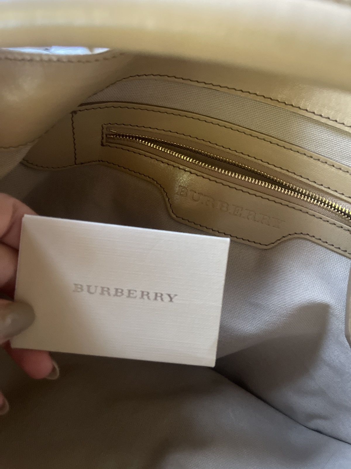 Burberry VINTAGE Burberry Tote Purse Size ONE SIZE - 6 Thumbnail