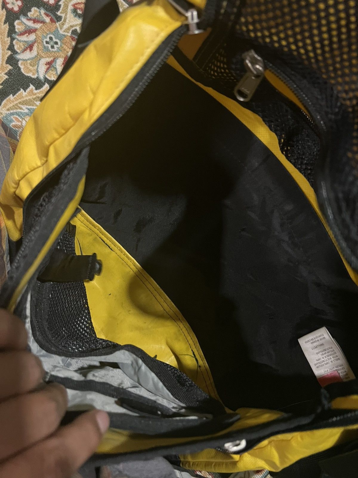 The North Face × Vintage Vintage The North Face Cross Body Bag Waterproof Messenger Size ONE SIZE - 7 Thumbnail