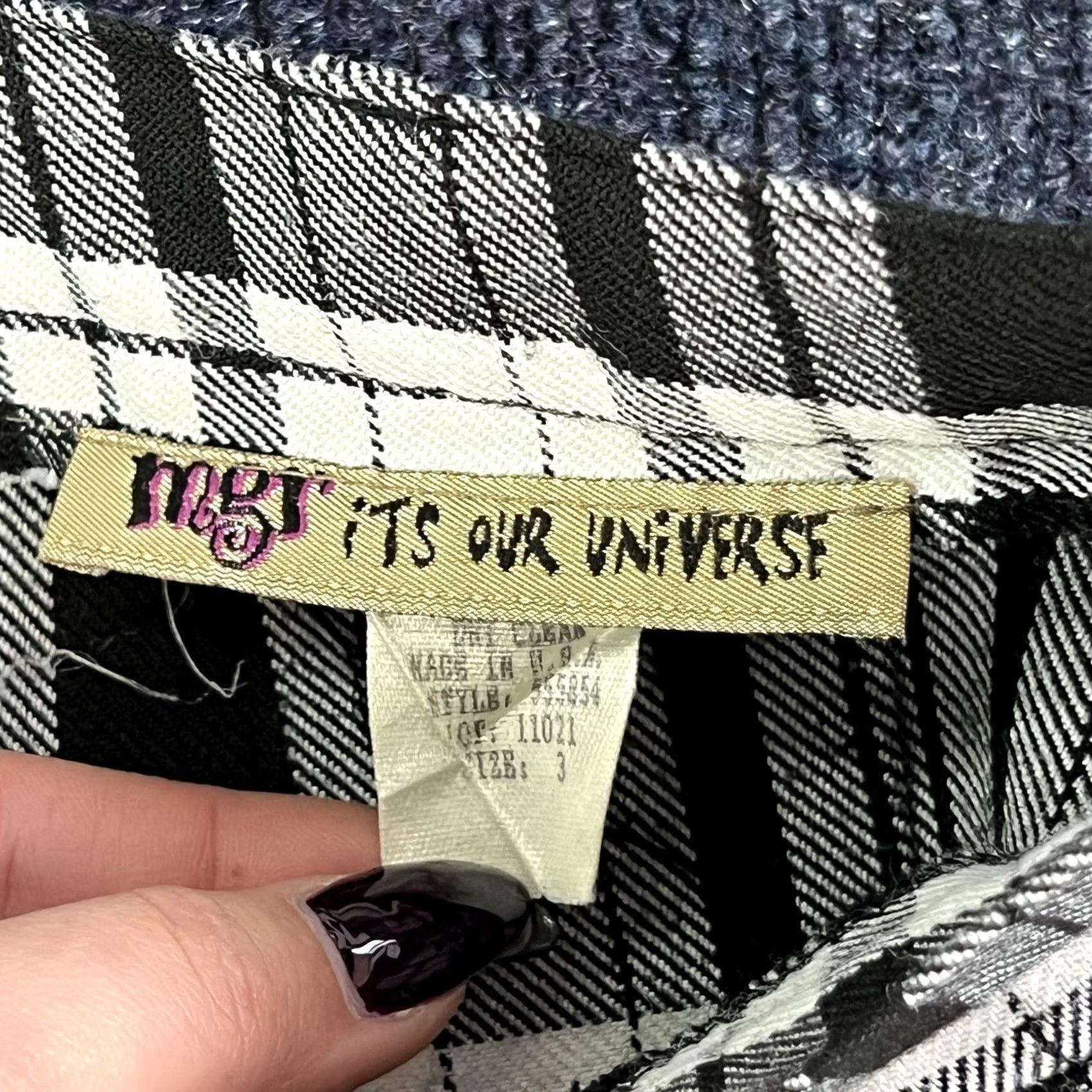 Vintage Y2K MGR It's Our Universe Skirt Womens 3 Black Plaid Pleated Mini Skater Punk Size 26" / US 2 / IT 38 - 3 Thumbnail