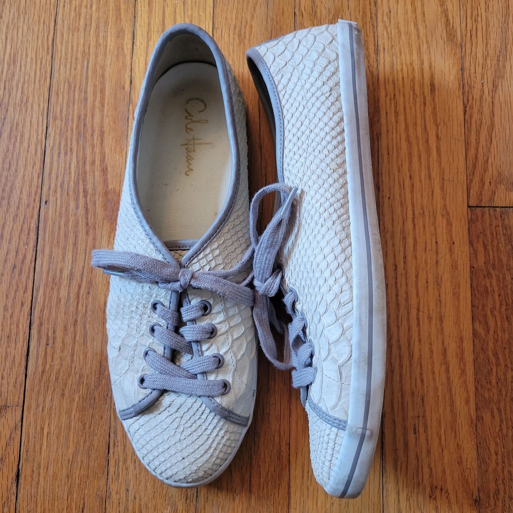 Cole Haan Cole Haan Snake Print Lace Up Sneakers 9B Flats Comfort Shoe Size US 9 / IT 39 - 1 Thumbnail