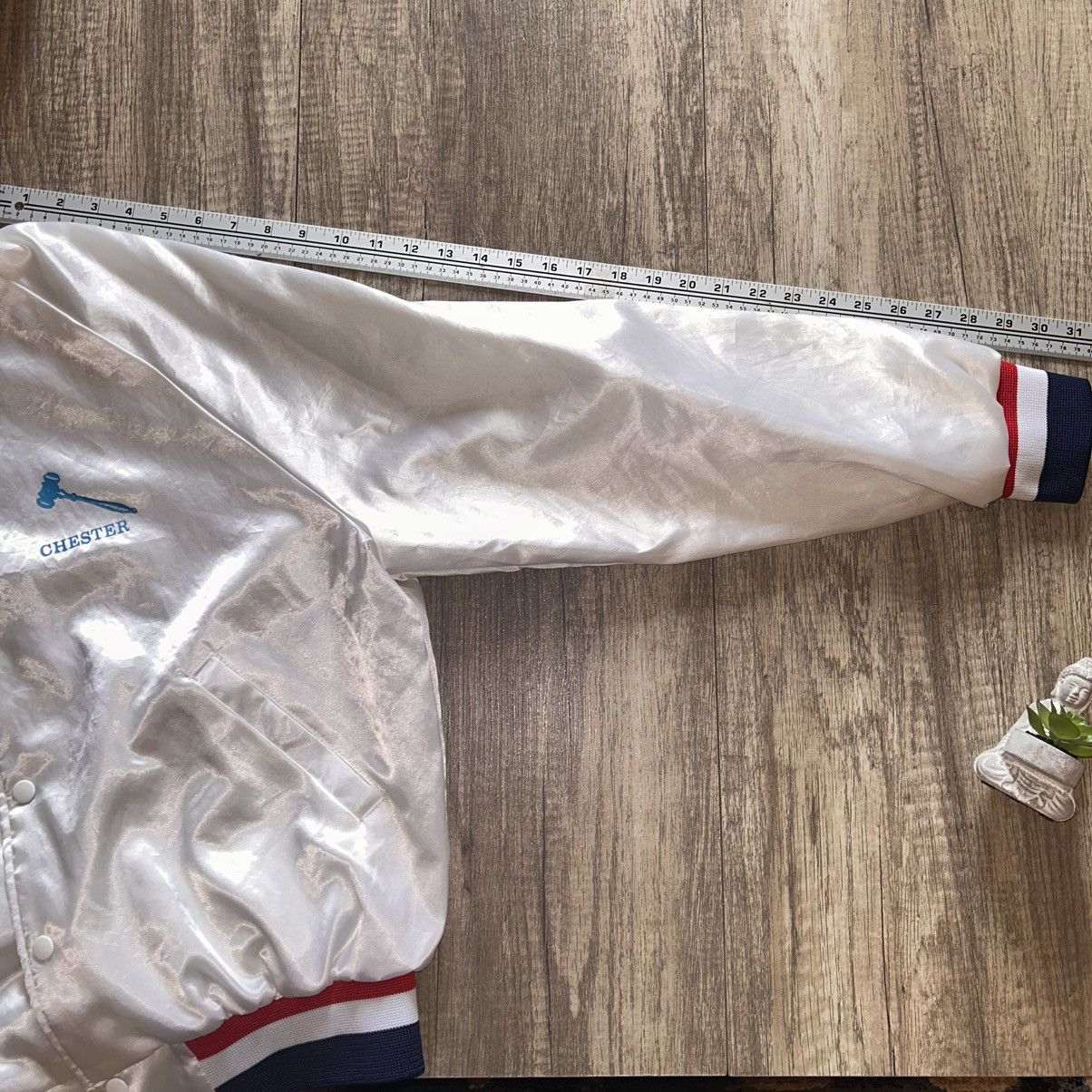 Vintage VTG Hilton Active Apparel Men's Size Lrg Satin Jacket White Size US L / EU 52-54 / 3 - 8 Thumbnail