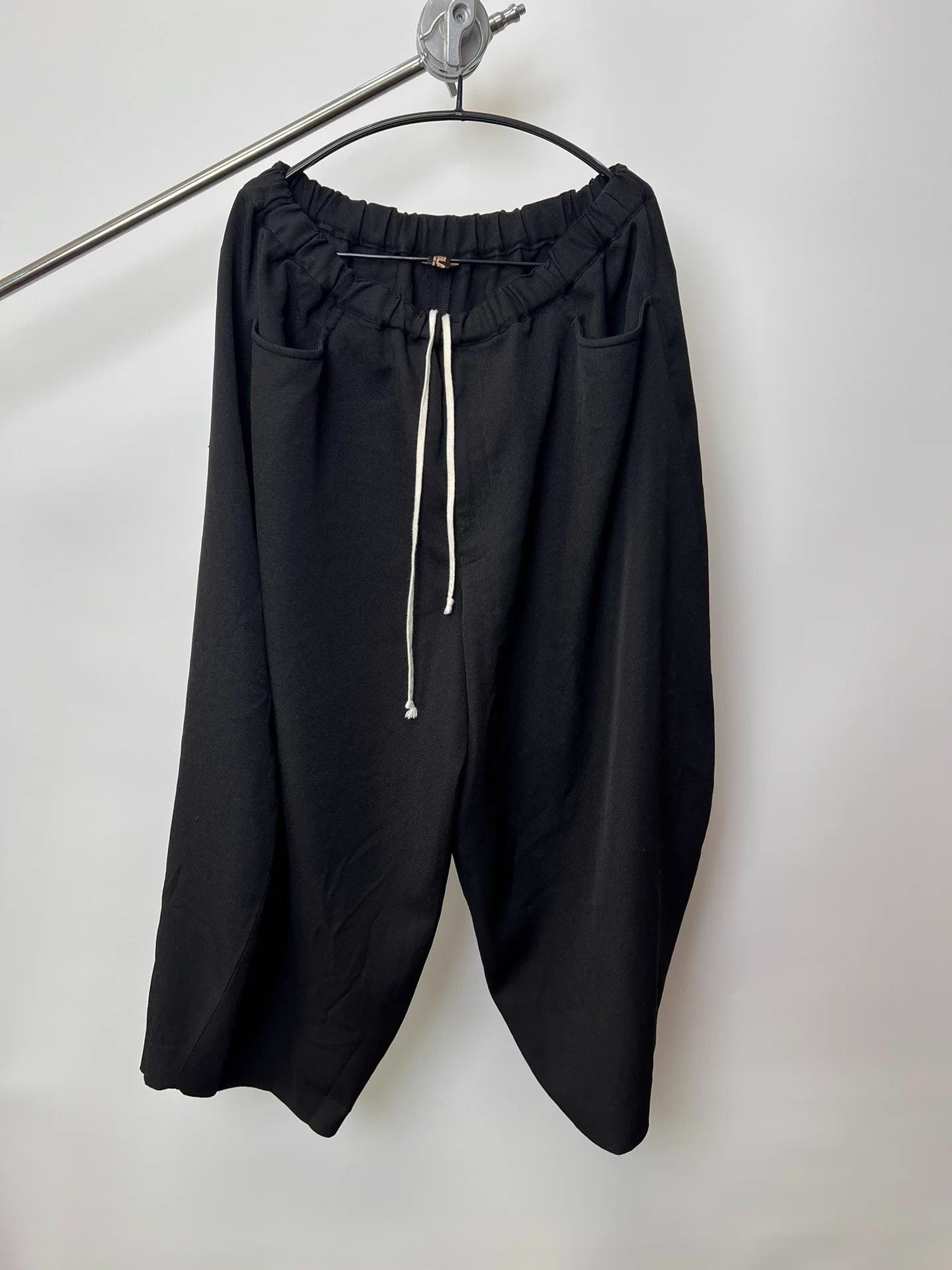Comme des Garcons Comme des Garçons Black Disc Pants Size L Size US 34 / EU 50 - 1 Thumbnail