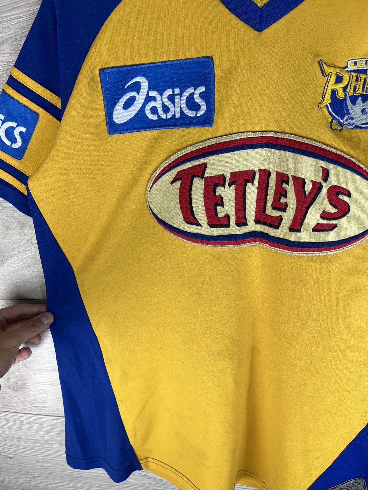 Asics Vintage rugby jersey ASICS Leeds Rhinos 03 y2k rare men’s Size US S / EU 44-46 / 1 - 5 Thumbnail