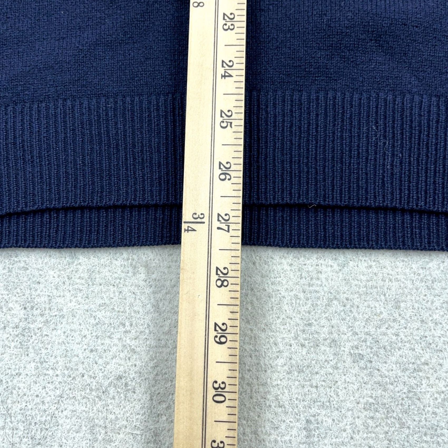 Vintage LL Bean Sweater Men Large Navy Blue Wool Knit V-Neck Pullover Lightweight casual Regular Fit Long Sleeve Size US L / EU 52-54 / 3 - 6 Thumbnail