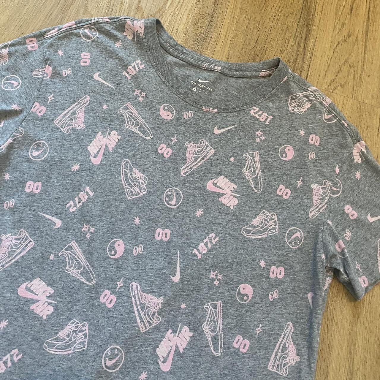 Nike Nike grey and pink t-shirt Sneakers 1972 Size US M / EU 48-50 / 2 - 3 Thumbnail