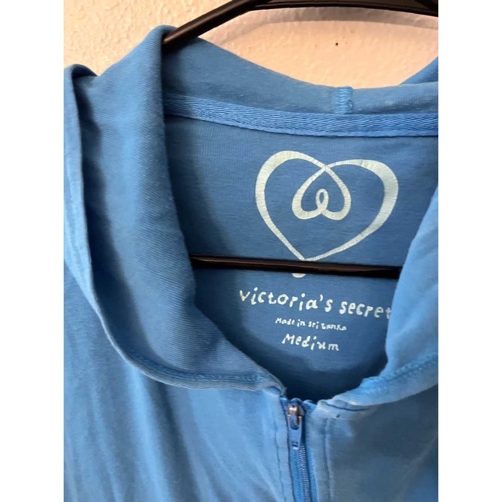 Victoria's Secret Victoria’s Secret Hoodie Blue Full Zip M Victoria Sport Sports Womens Size M Adults Blues Full Zip Hoodie Size M / US 6-8 / IT 42-44 - 4 Thumbnail