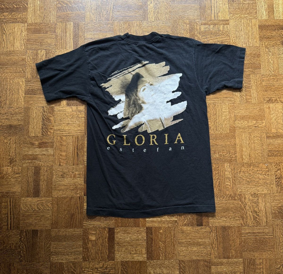 Vintage 1996 Gloria Estefan Evolution Tour Concert Graphic Tee Size US L / EU 52-54 / 3 - 1 Thumbnail