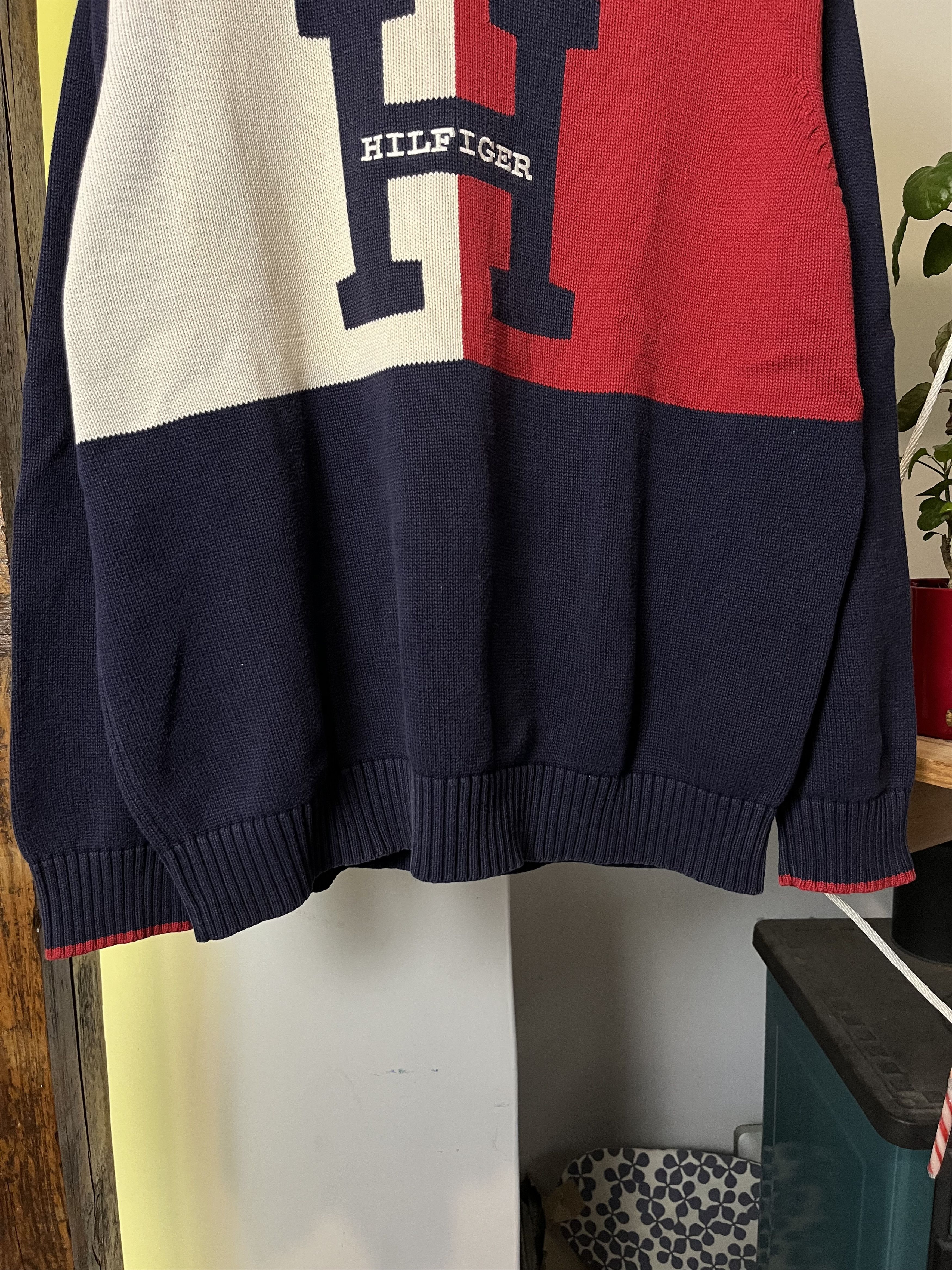 Tommy Hilfiger × Vintage Vintage 90s y2k Tommy Hilfiger Big Logo USA Boxy Knitwear Size US L / EU 52-54 / 3 - 4 Thumbnail
