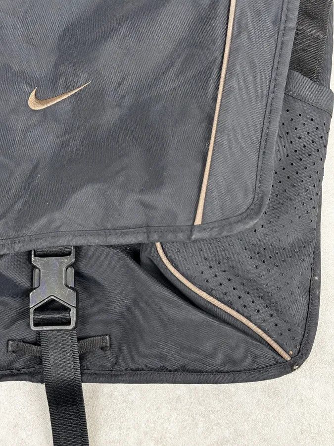 Nike 2000s Nike Black & Red Technical Nylon Crossbag Size ONE SIZE - 7 Thumbnail