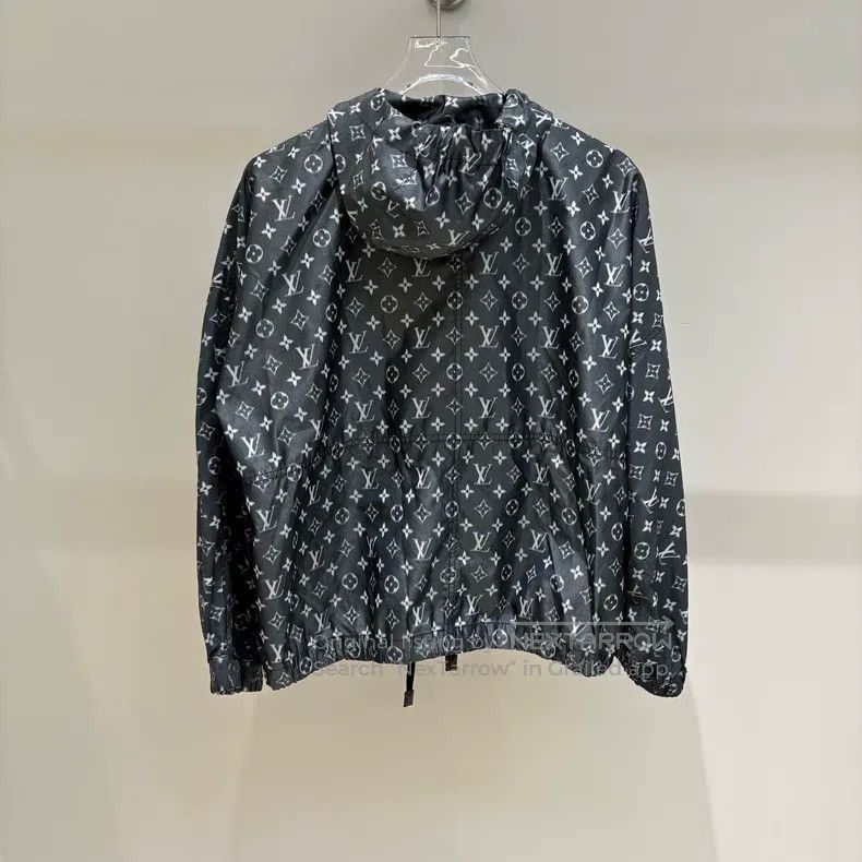 Louis Vuitton Louis Vuitton Black and grey logo full-print hooded zip-up Size XS / US 0-2 / IT 36-38 - 2 Thumbnail