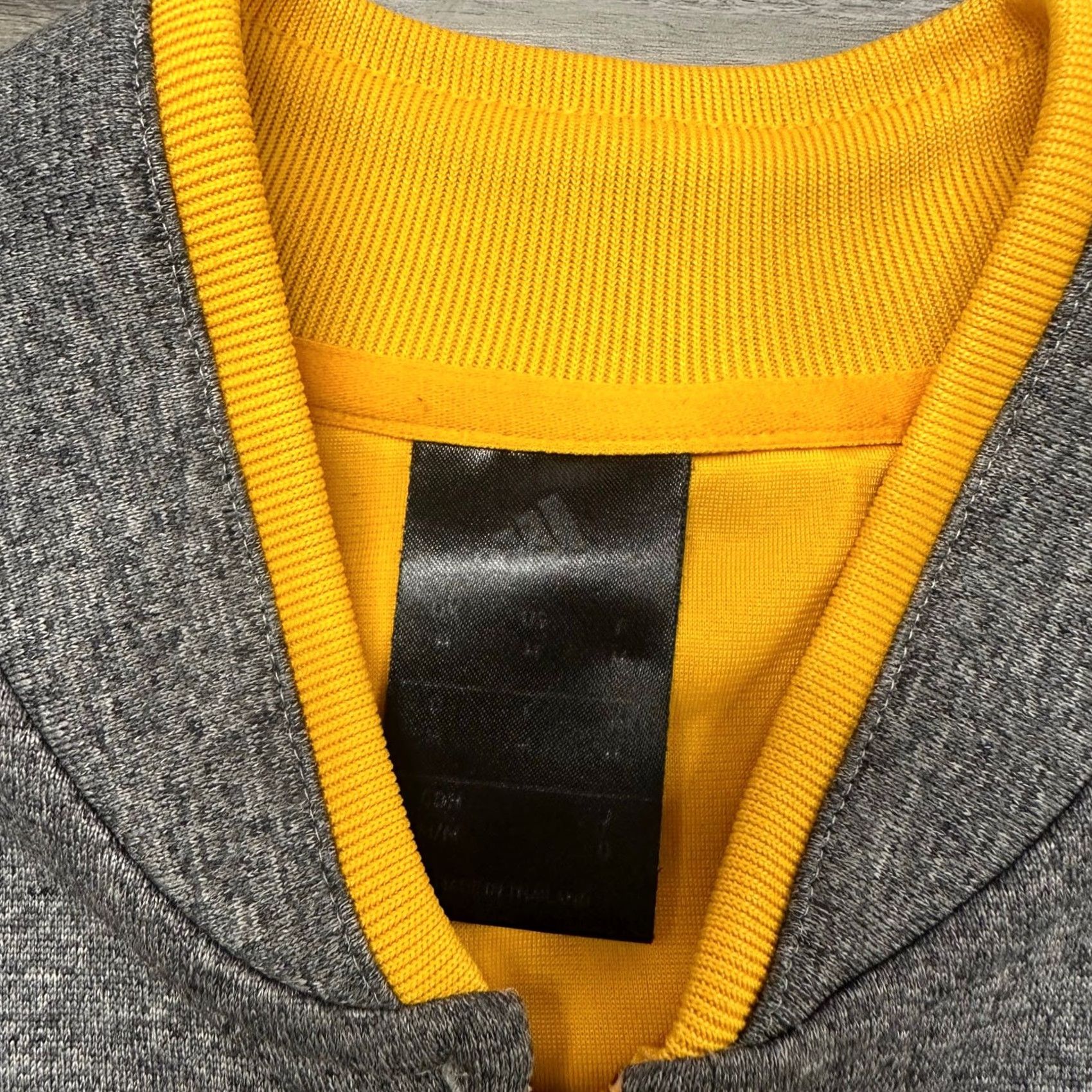 Adidas Adidas NBA Cavs Track Jacket Mens M Gray Yellow 3 Stripes Zip Up EUC Size US M / EU 48-50 / 2 - 4 Thumbnail