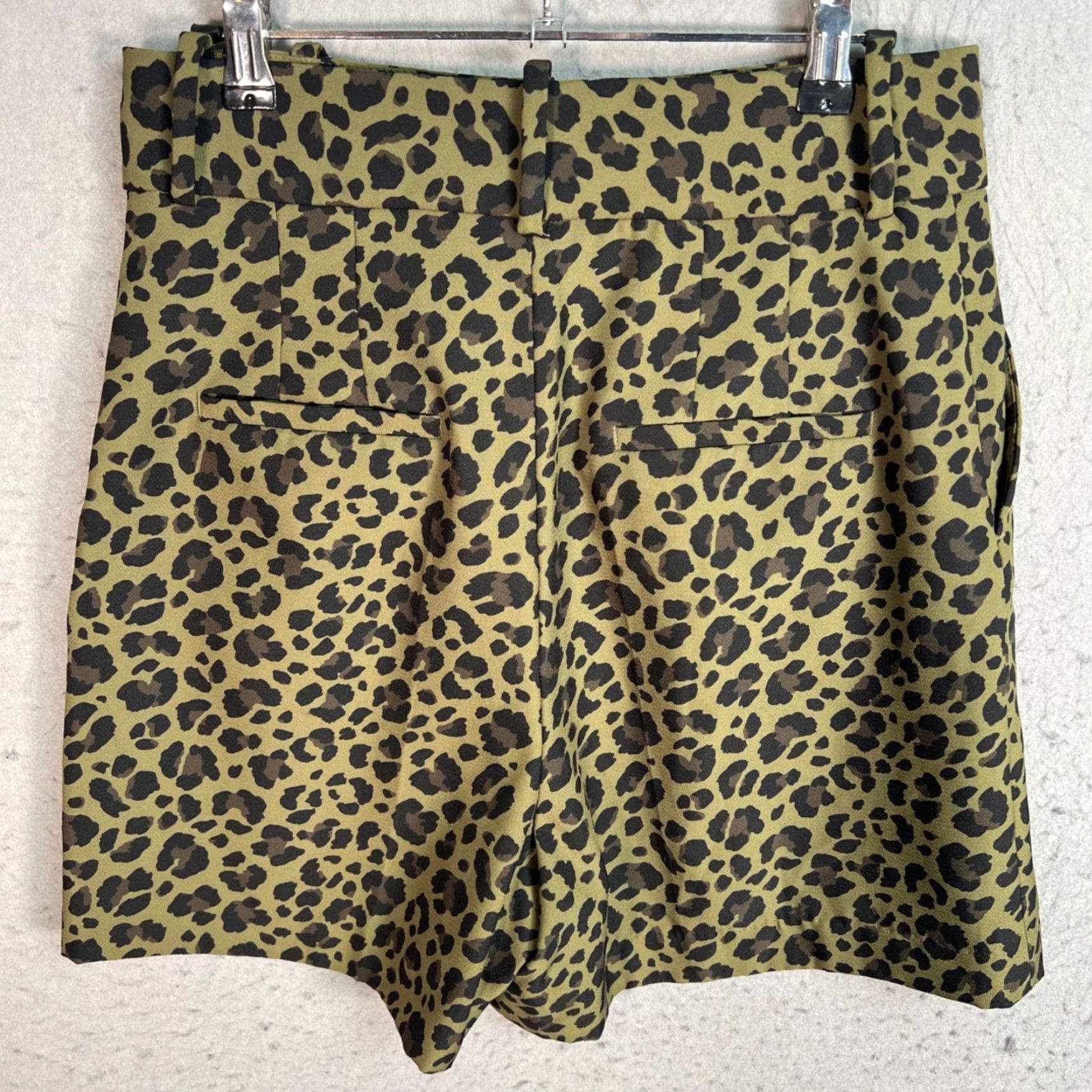 Zara Zara Womens Bermuda Shorts Leopard Print High-Waisted Medium Green Adult Womens Regular Polyester Elastane Blend- 4.5 In Inseam Size 32" / US 10 / IT 46 - 2 Thumbnail