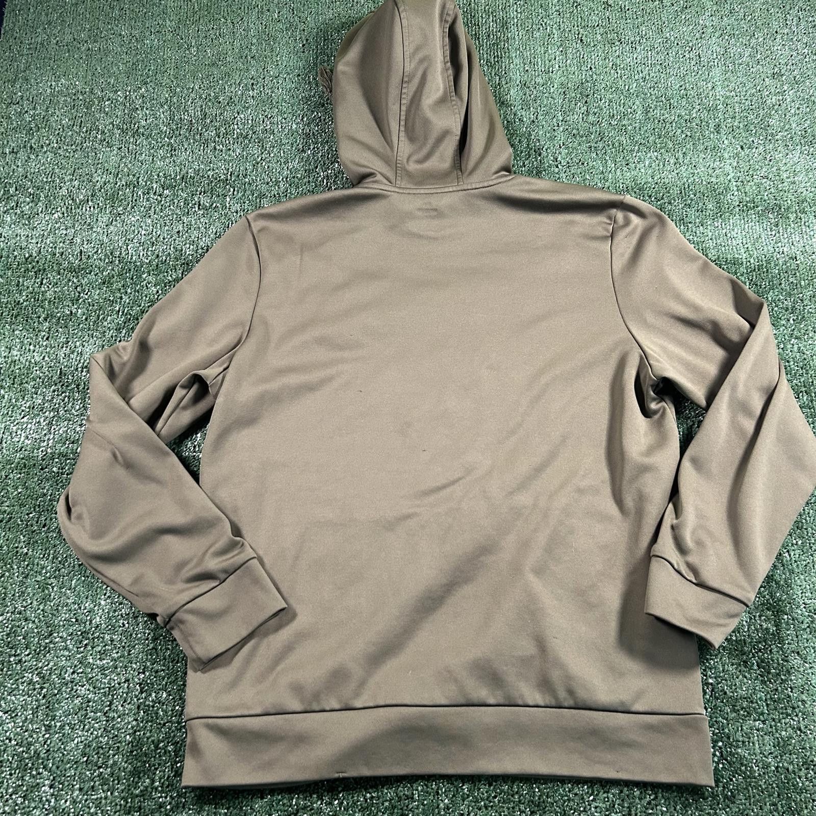 Under Armour Under Armour Men's Hoodie in Olive Green. Size m Size US M / EU 48-50 / 2 - 4 Thumbnail