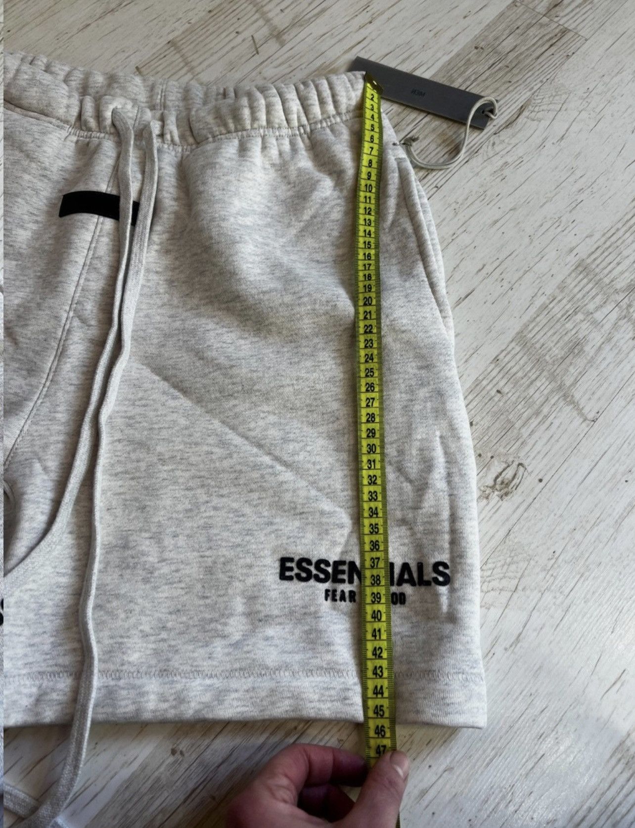 Essentials Fear of God Essentials Light Oatmeal Fleece Shorts Size M Size US 30 / EU 46 - 14 Thumbnail