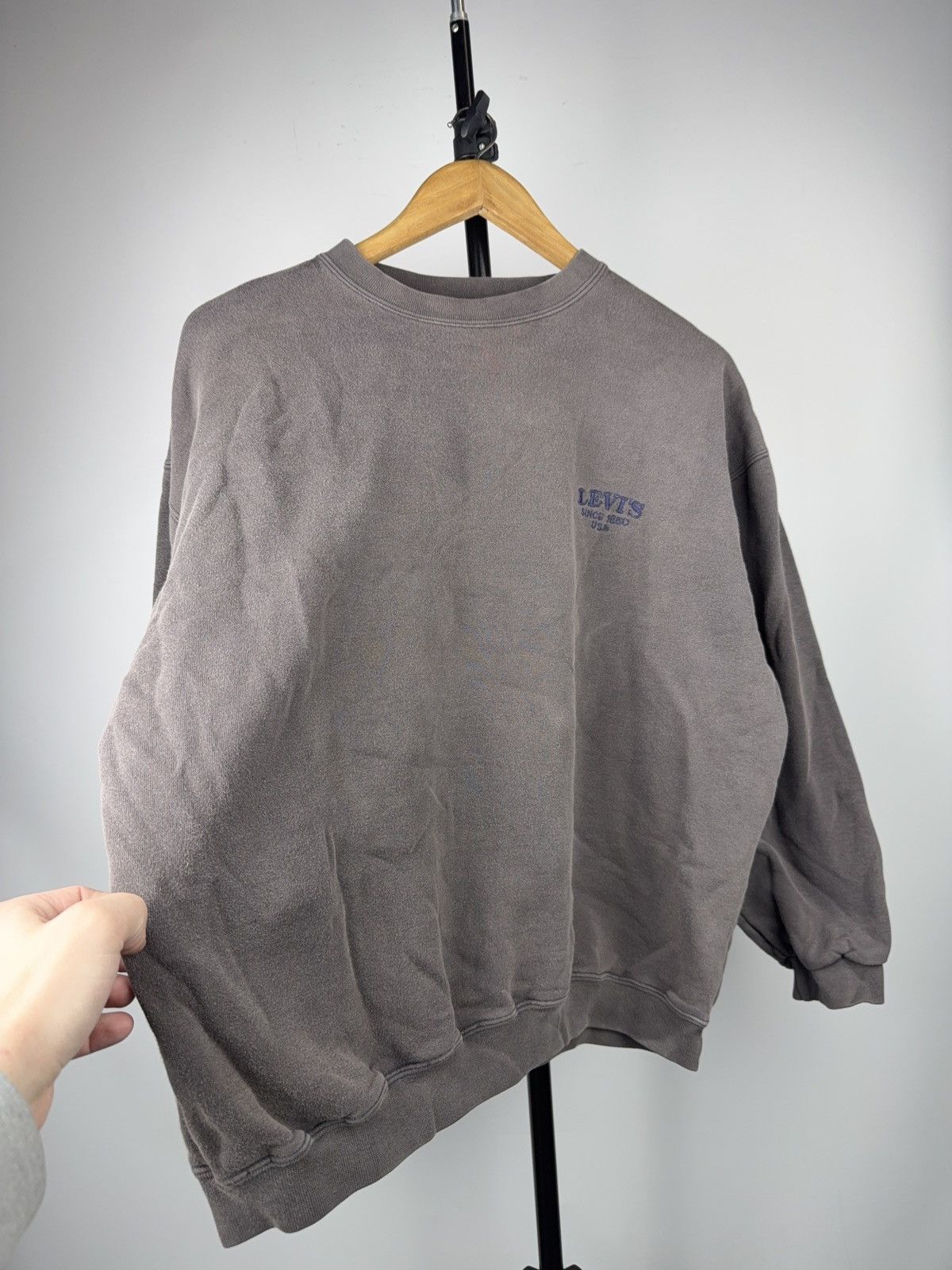 Levi's Vintage 00s USA Levi’s Gray Crewneck Sweatshirt Small Logo Size L / US 10 / IT 46 - 3 Thumbnail