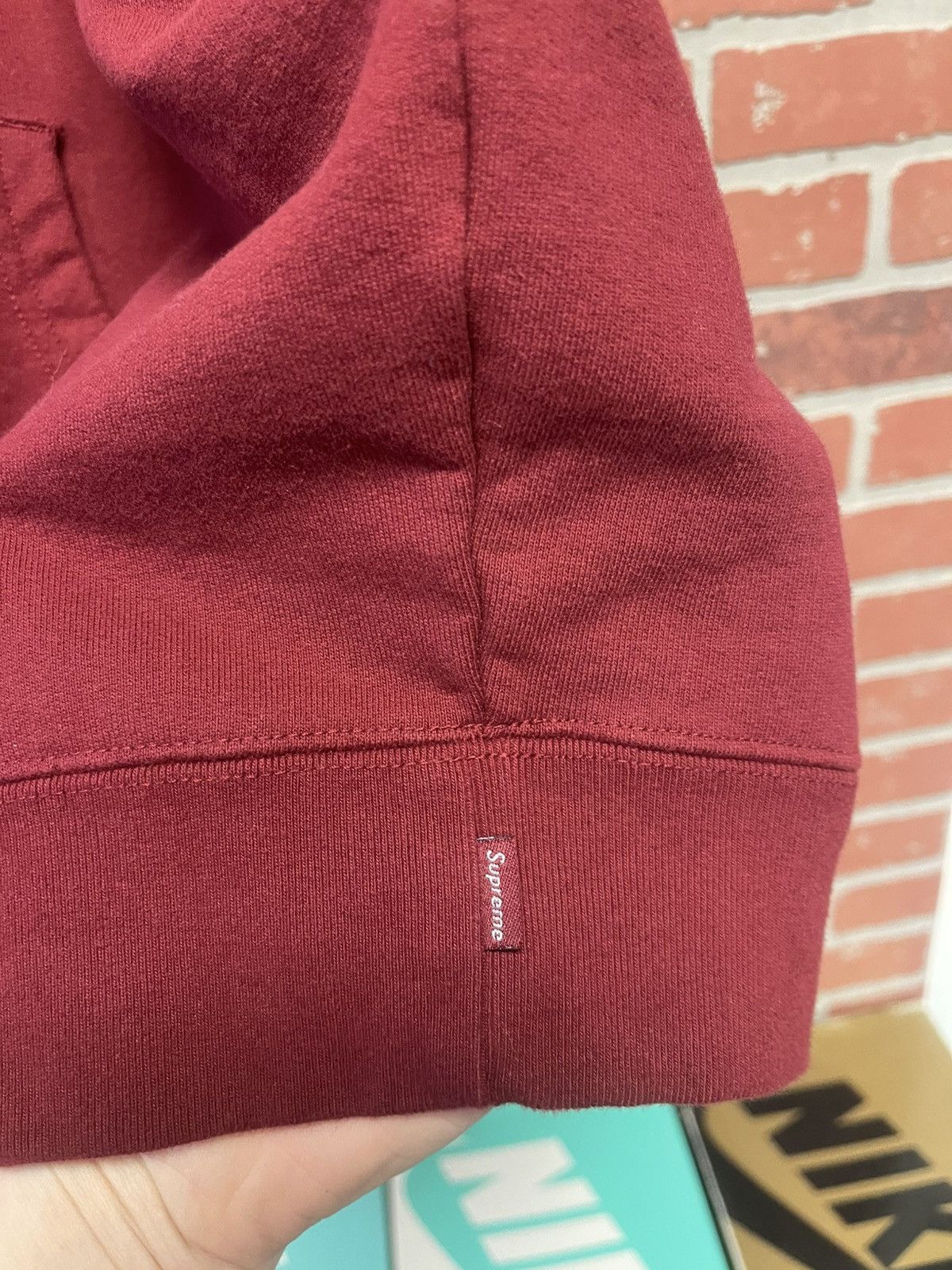 Supreme Size M - Supreme US-NY Red Hoodie Brand New! Size US M / EU 48-50 / 2 - 8 Thumbnail