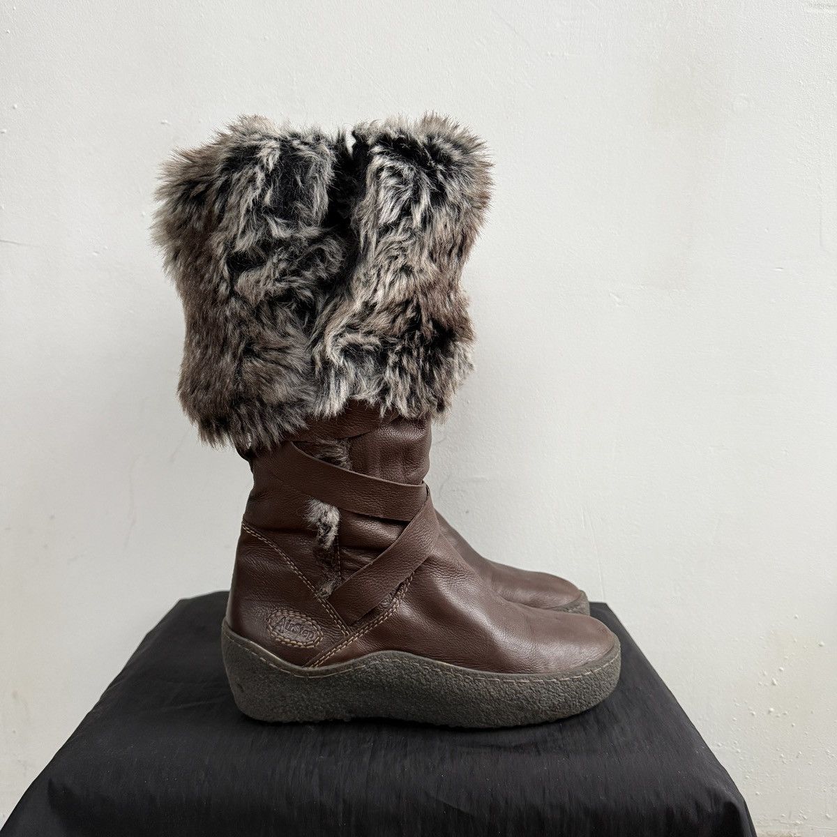 Vintage Vintage Y2K AirStep Fairycore Brown Faux Fur Boots Size US 8 / IT 38 - 1 Thumbnail