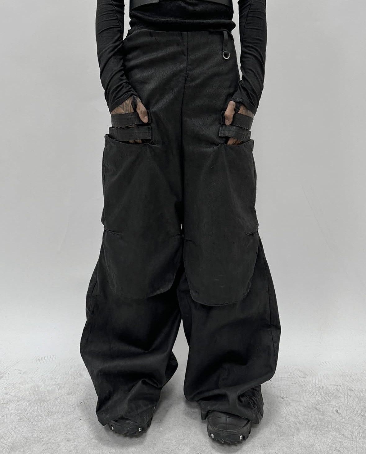 SHINE LUXURY “RAMMERTECK” LAYERED DEFENDER CARGO TANK PANTS Size US 32 / EU 48 - 2 Thumbnail