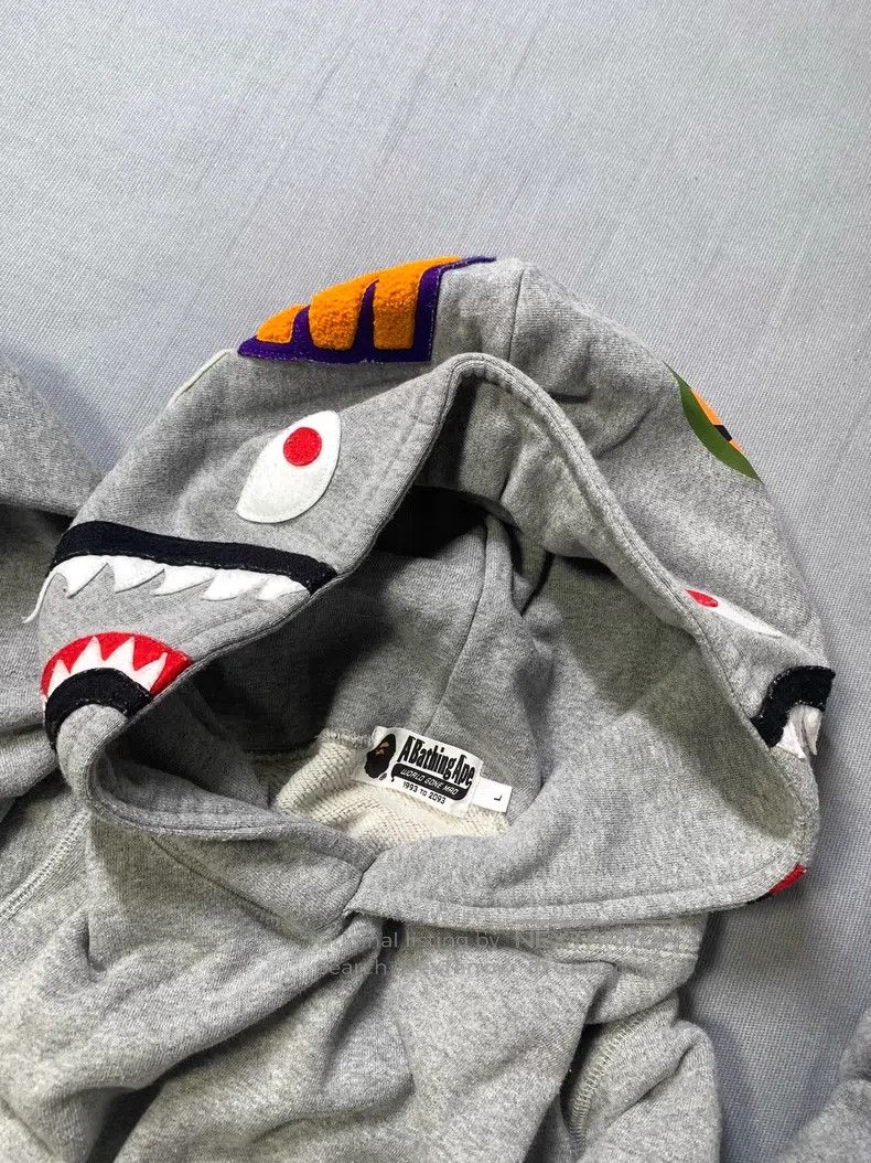 Bape BAPE Gray Shark Hooded Sweatshirt Size US L / EU 52-54 / 3 - 5 Thumbnail