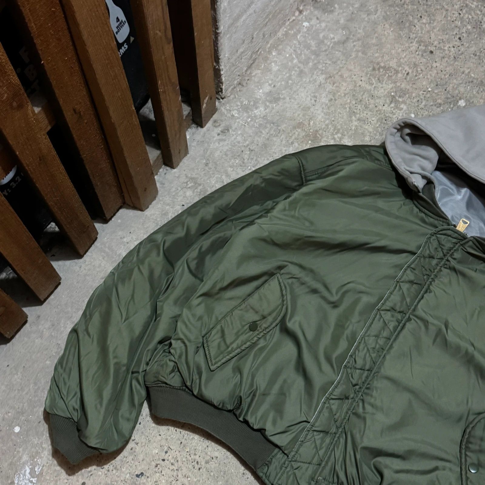 Alpha Industries × Vetements A/W 18 Vetements Alpha industries reversible oversizedbomber Size US XS / EU 42 / 0 - 8 Thumbnail