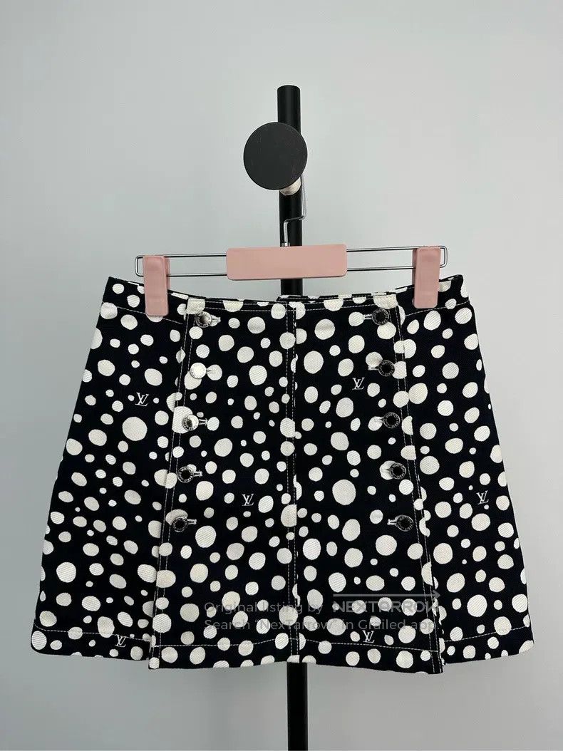 Louis Vuitton Louis Vuitton Black double-breasted full-print skirt Size 35" - 1 Thumbnail