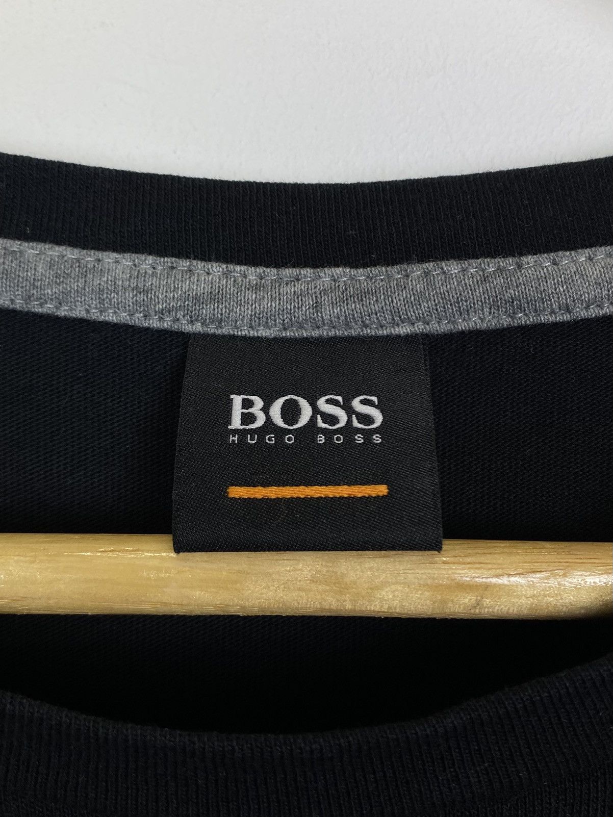 Other Hugo Boss Mens T-Shirt Top Patch Logo Black Size M Designer Size US M / EU 48-50 / 2 - 3 Thumbnail