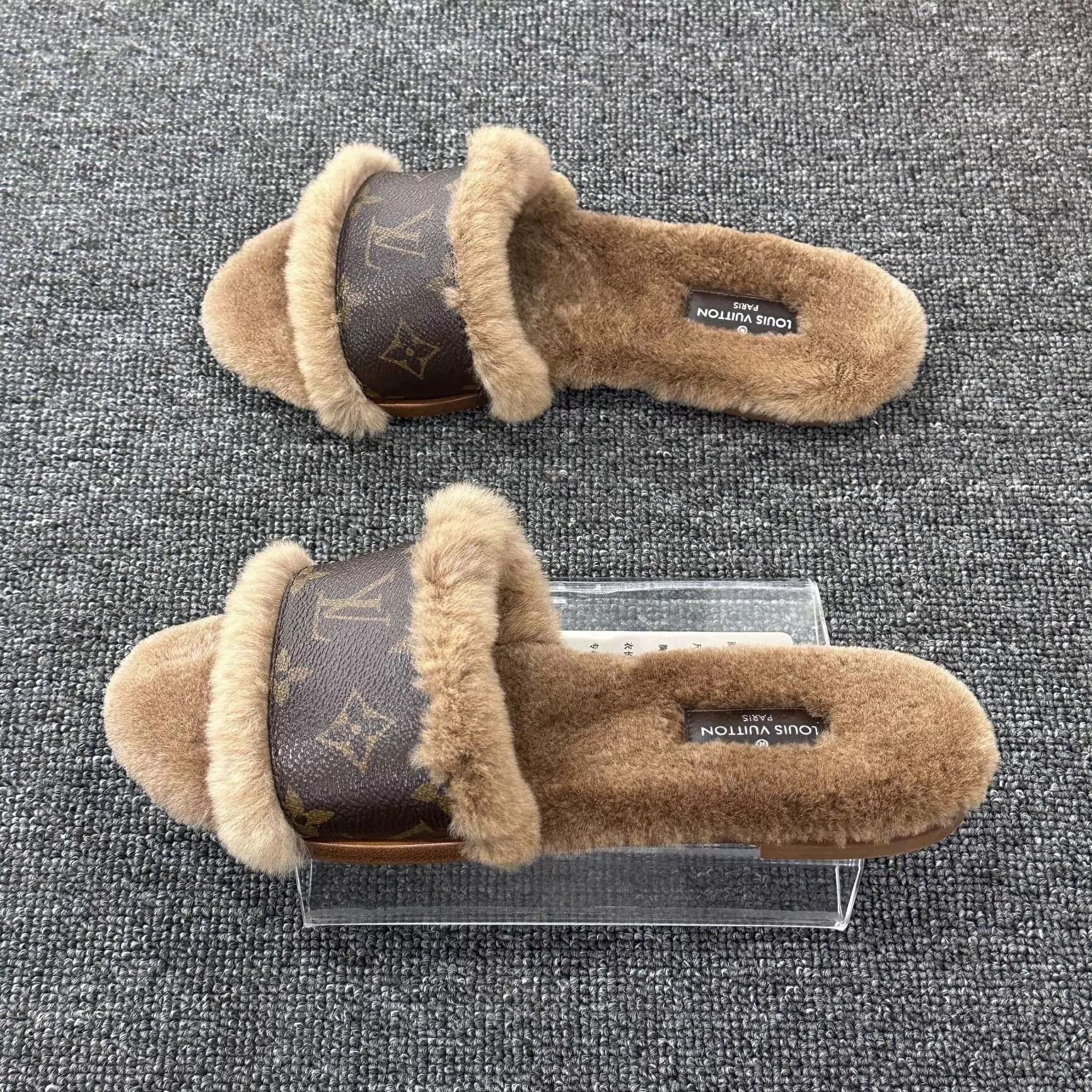 Louis Vuitton Louis Vuitton Monogram All-Over Print Fur Slippers 36 Size US 5.5 / IT 35.5 - 3 Thumbnail