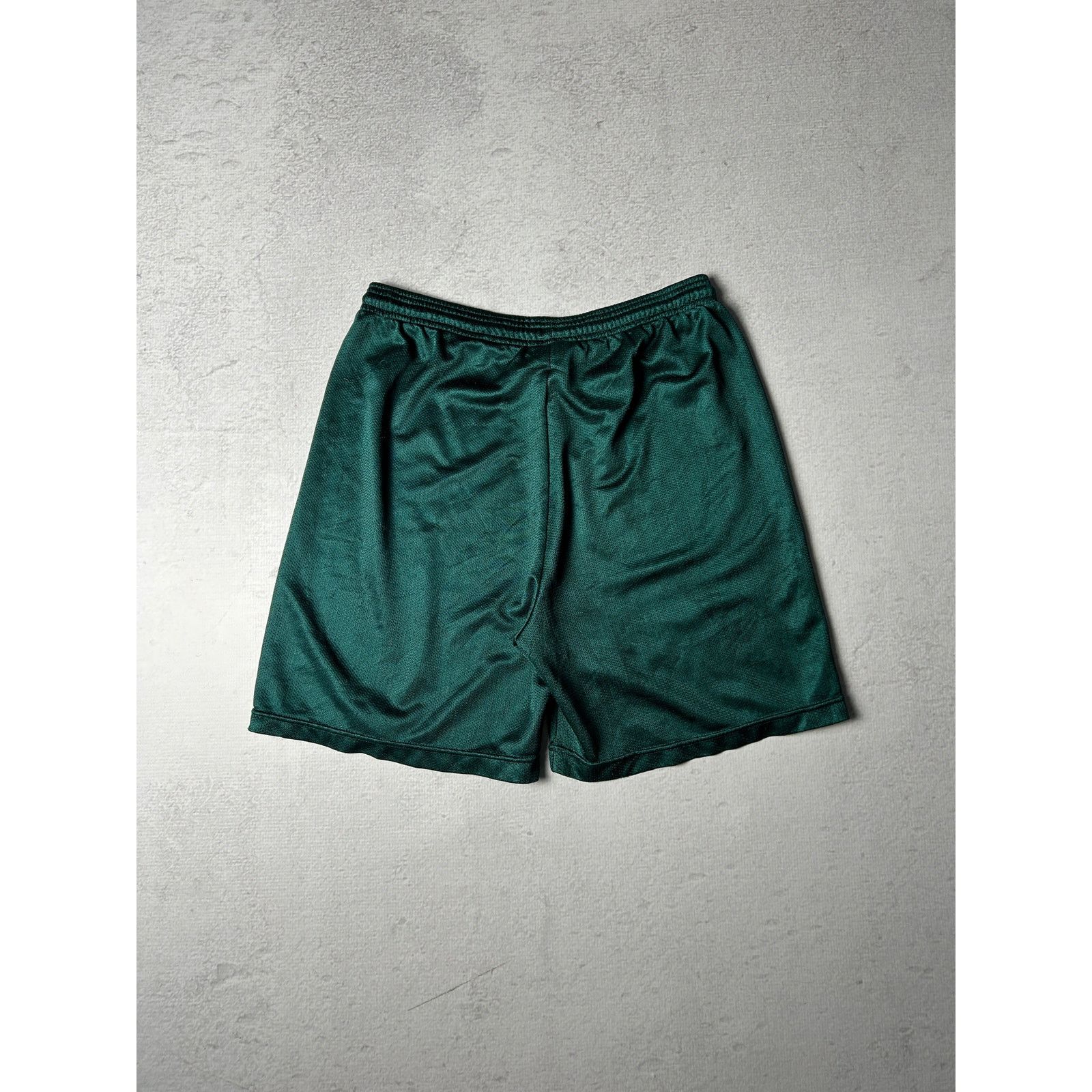 Adidas Vintage Adidas Green Pre-owned Mesh Shorts - Men's Medium Size US 30 / EU 46 - 2 Thumbnail