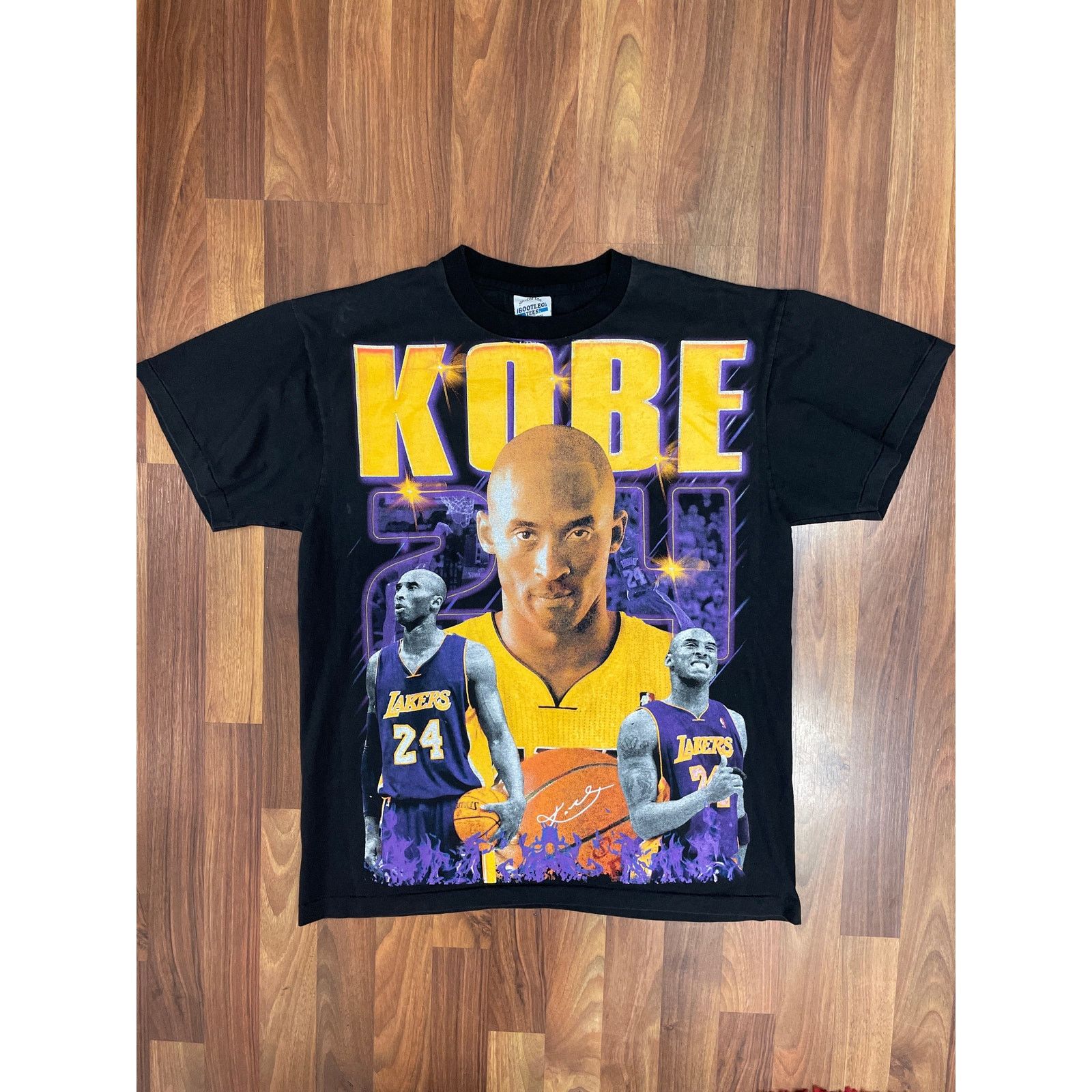 Vintage Kobe Bryant Big Hit Tee XL Size US XL / EU 56 / 4 - 1 Thumbnail