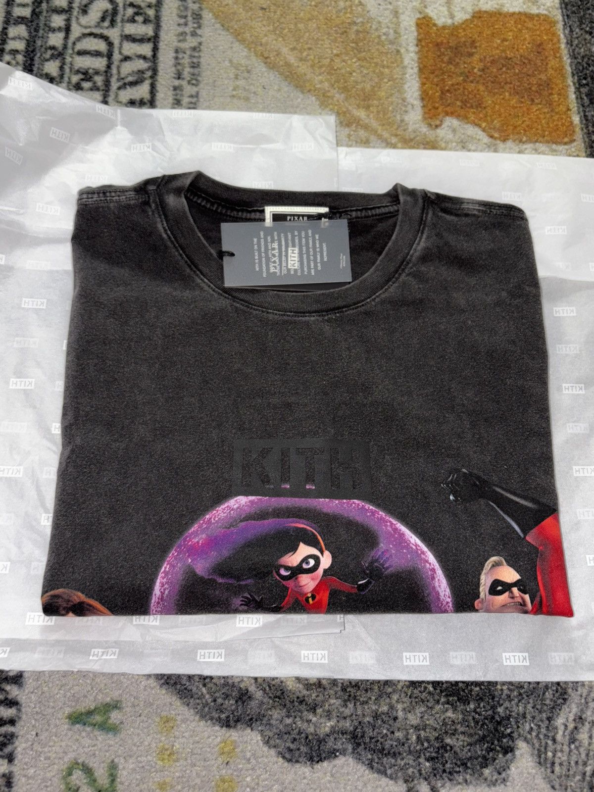 Kith Kith x Pixar Incredibles Just Us Vintage Tee Size US L / EU 52-54 / 3 - 2 Thumbnail