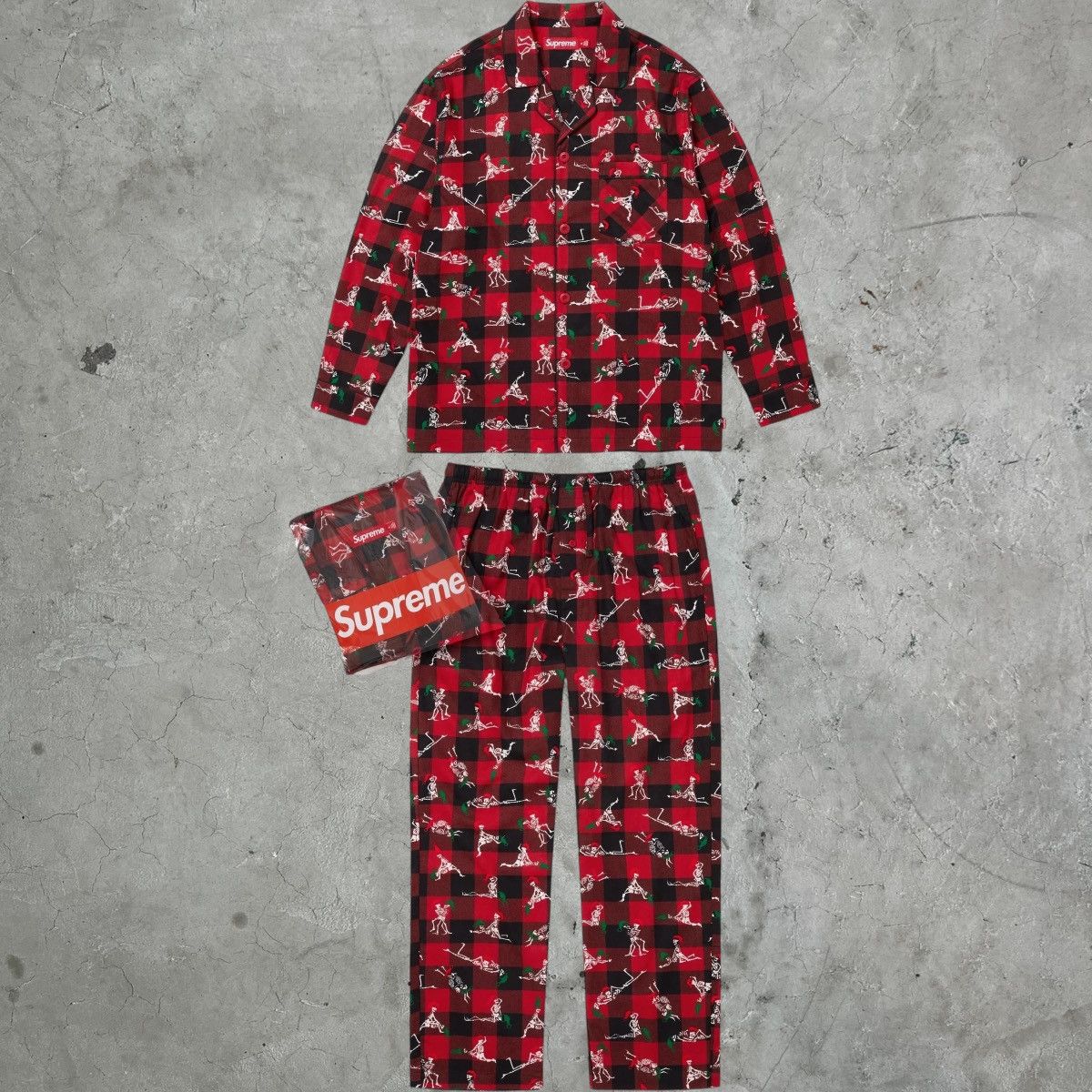Supreme Supreme Holiday PJ Set Size US L / EU 52-54 / 3 - 1 Thumbnail