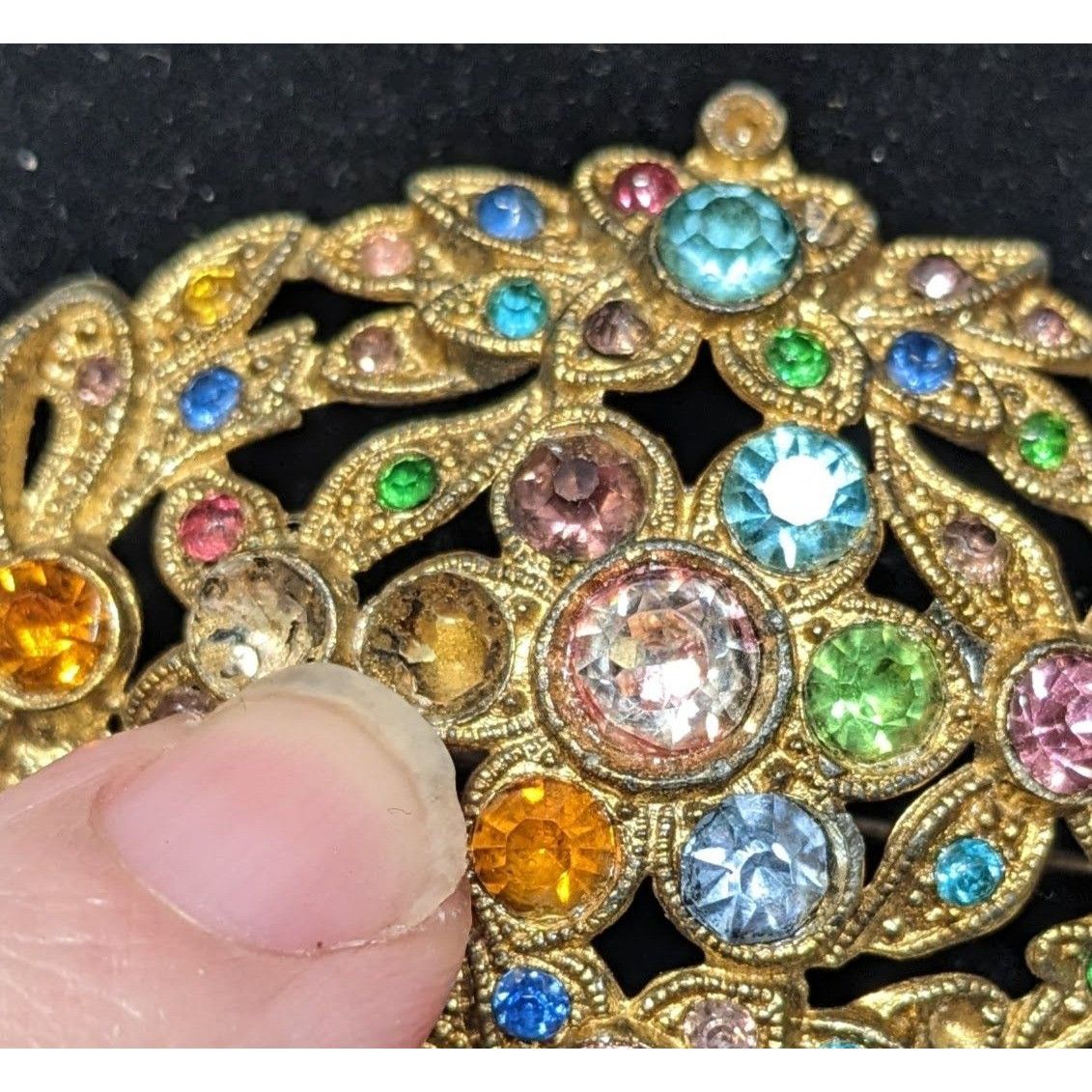 Other Vintage Floral Brooch Gold Tone With Rainbow Rhinestones Size ONE SIZE - 5 Thumbnail