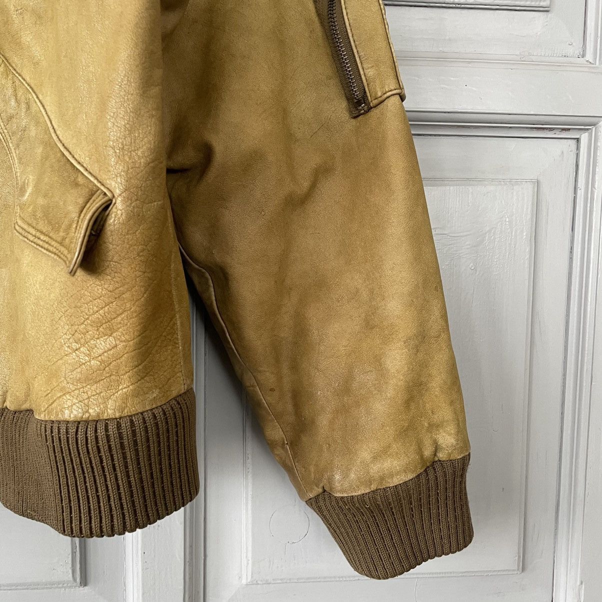 Vintage Yellow Distressed leather jacket Y2K sz M