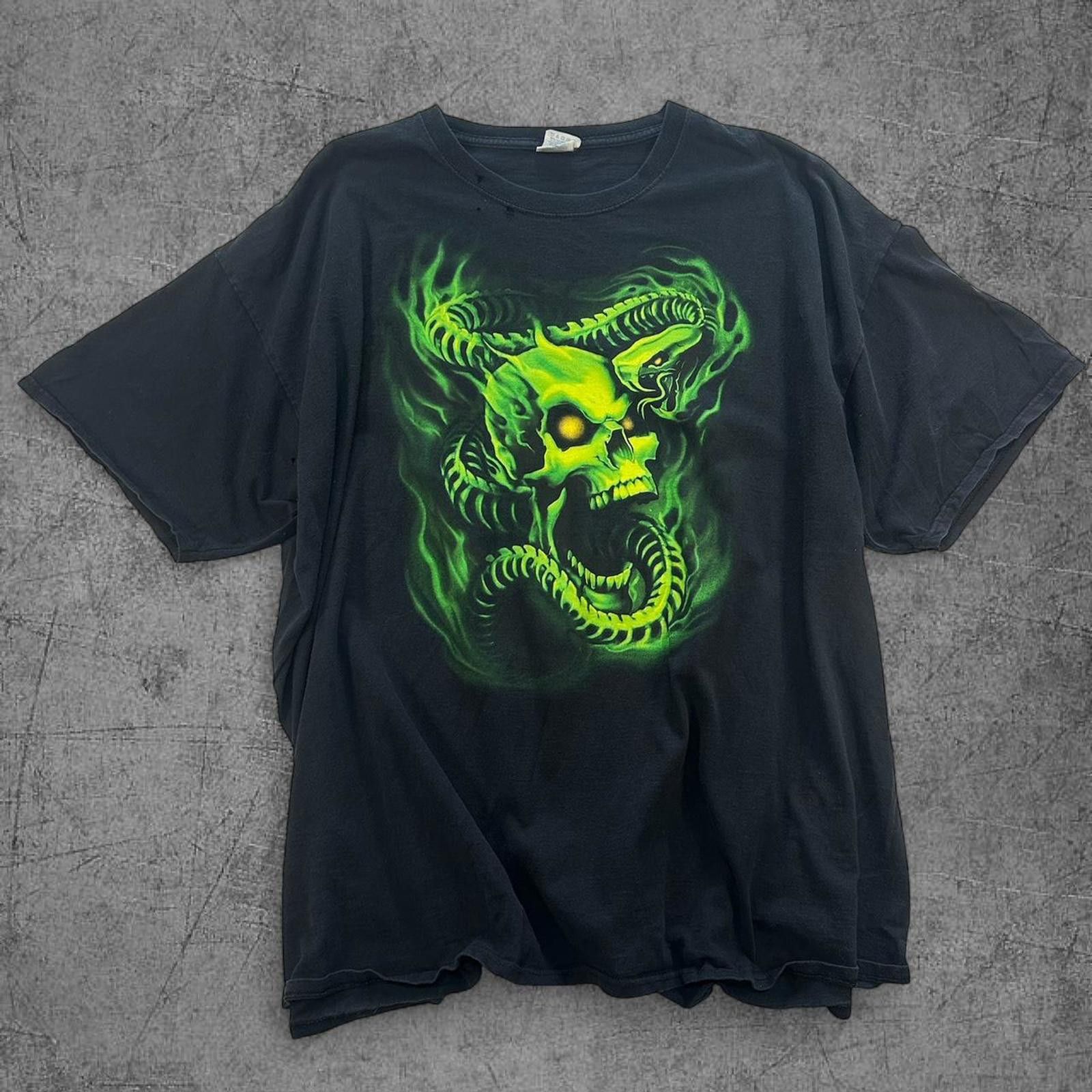 Vintage Y2K Green Snake Skull Tee Size US XXL / EU 58 / 5 - 1 Thumbnail