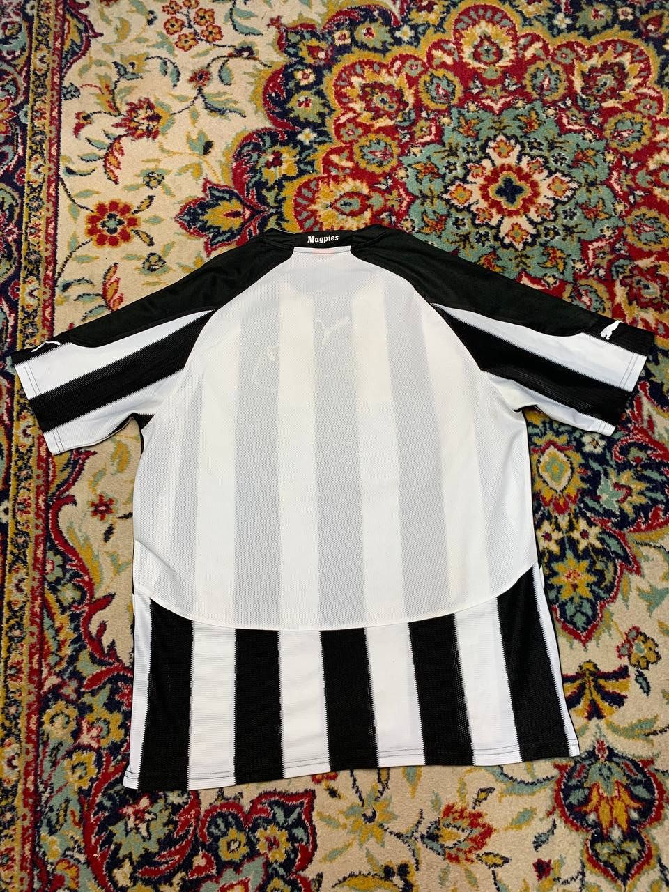 Puma NEWCASTLE UNITED 2010 2011 HOME FOOTBALL SHIRT SOCCER JERSEY Size US L / EU 52-54 / 3 - 2 Thumbnail