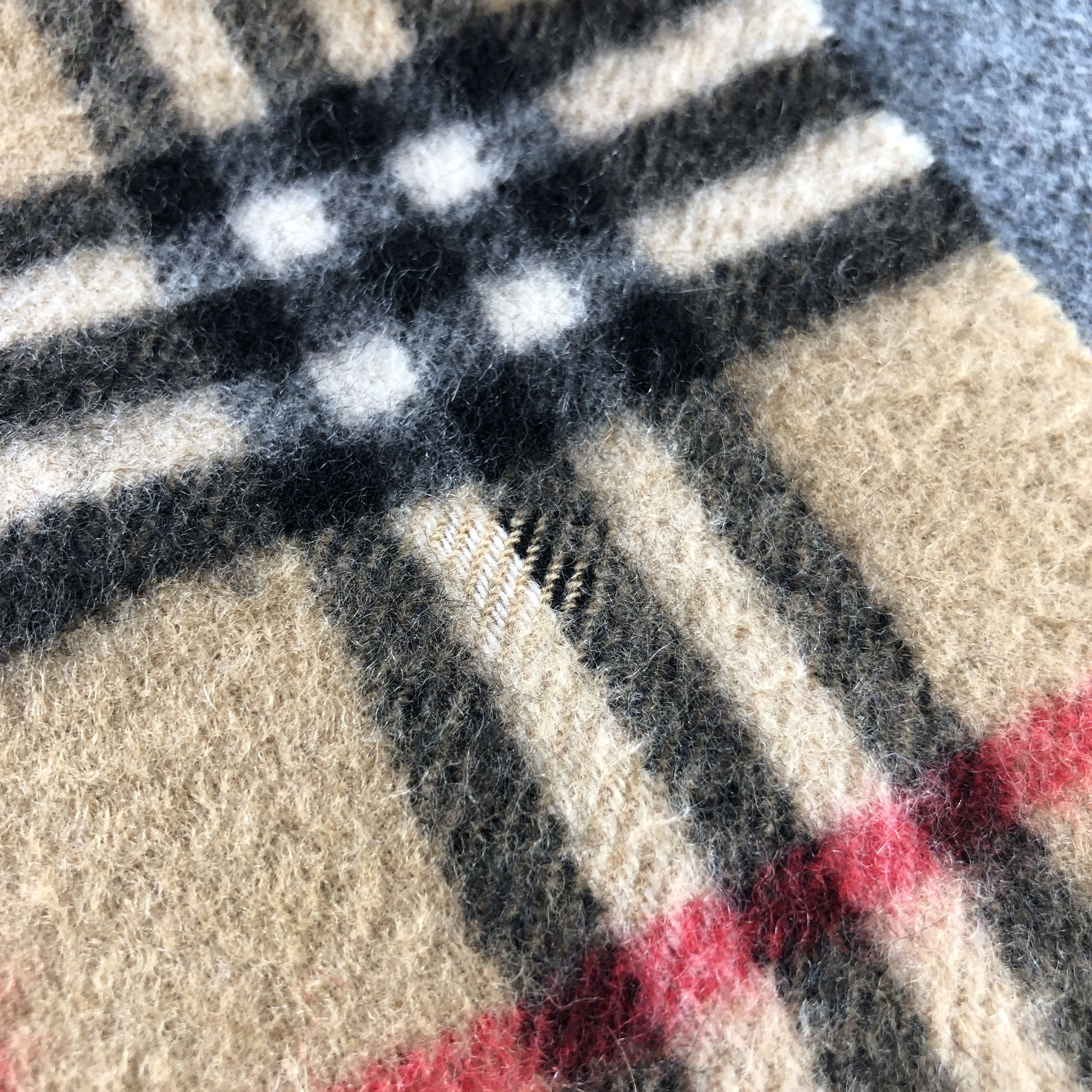 Burberry Burberry Tan Nova Check Cashmere Scarf Muffler V2900 Size ONE SIZE - 8 Thumbnail