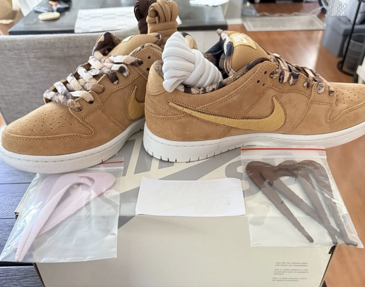 Nike Nike sb dunk low Note Manchester brew and biscuits Size US 11.5 / EU 44-45 - 3 Thumbnail